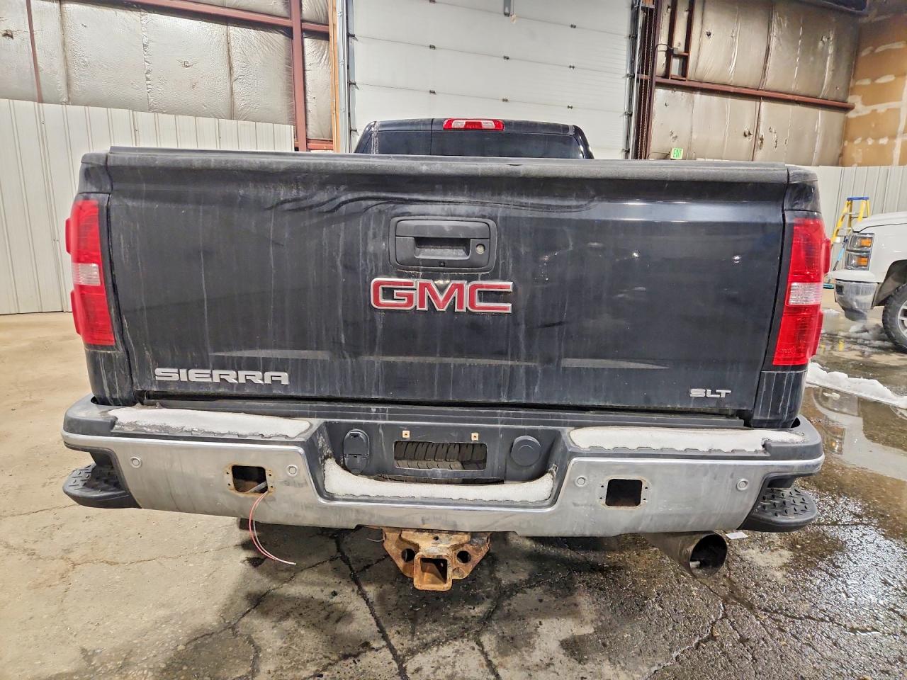 2015 Gmc 5000 Black vin: 1GT12ZE80FF101076
