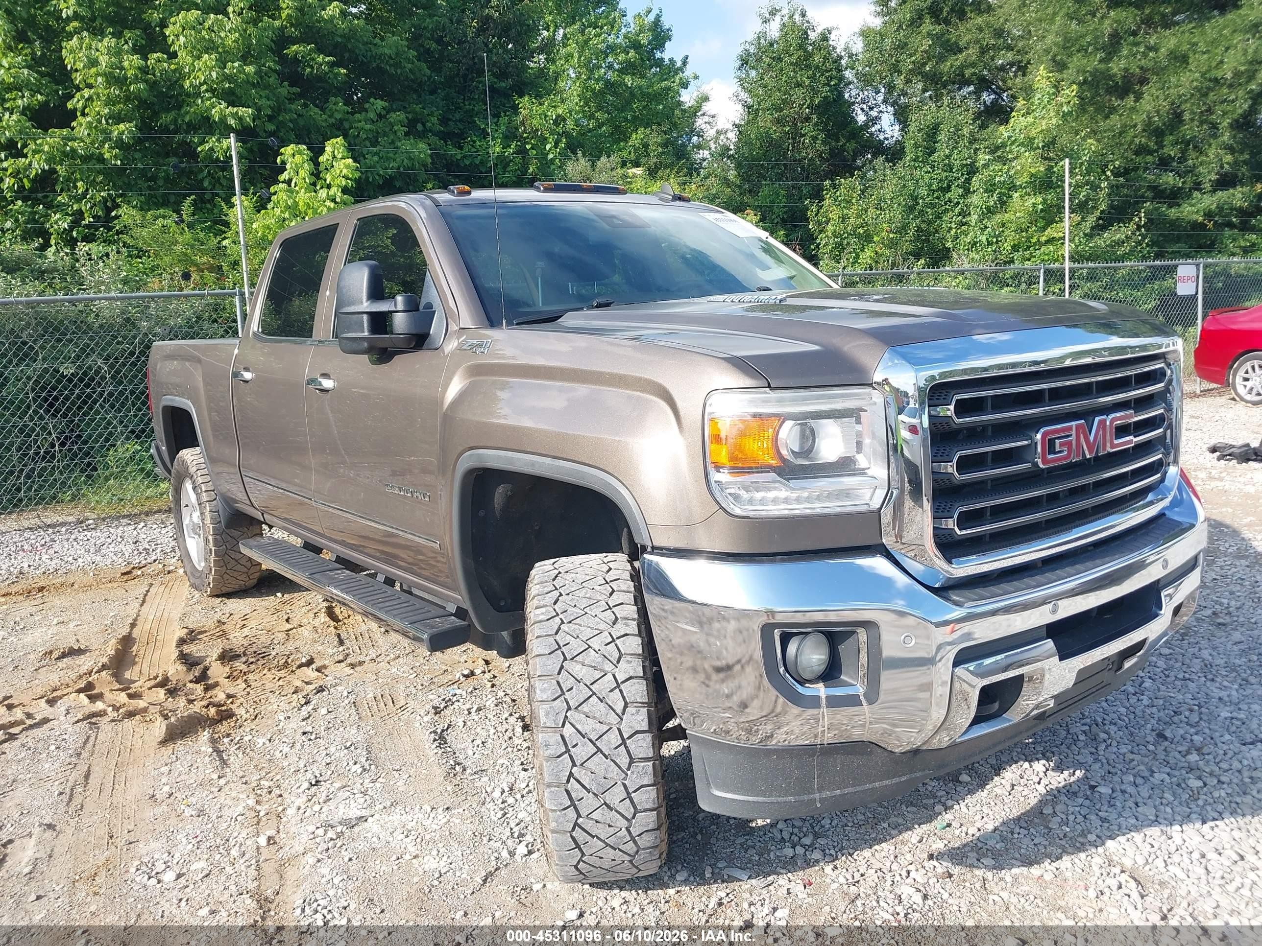 2015 Gmc Sierra 2500hd Slt Brown vin: 1GT12ZE87FF137931