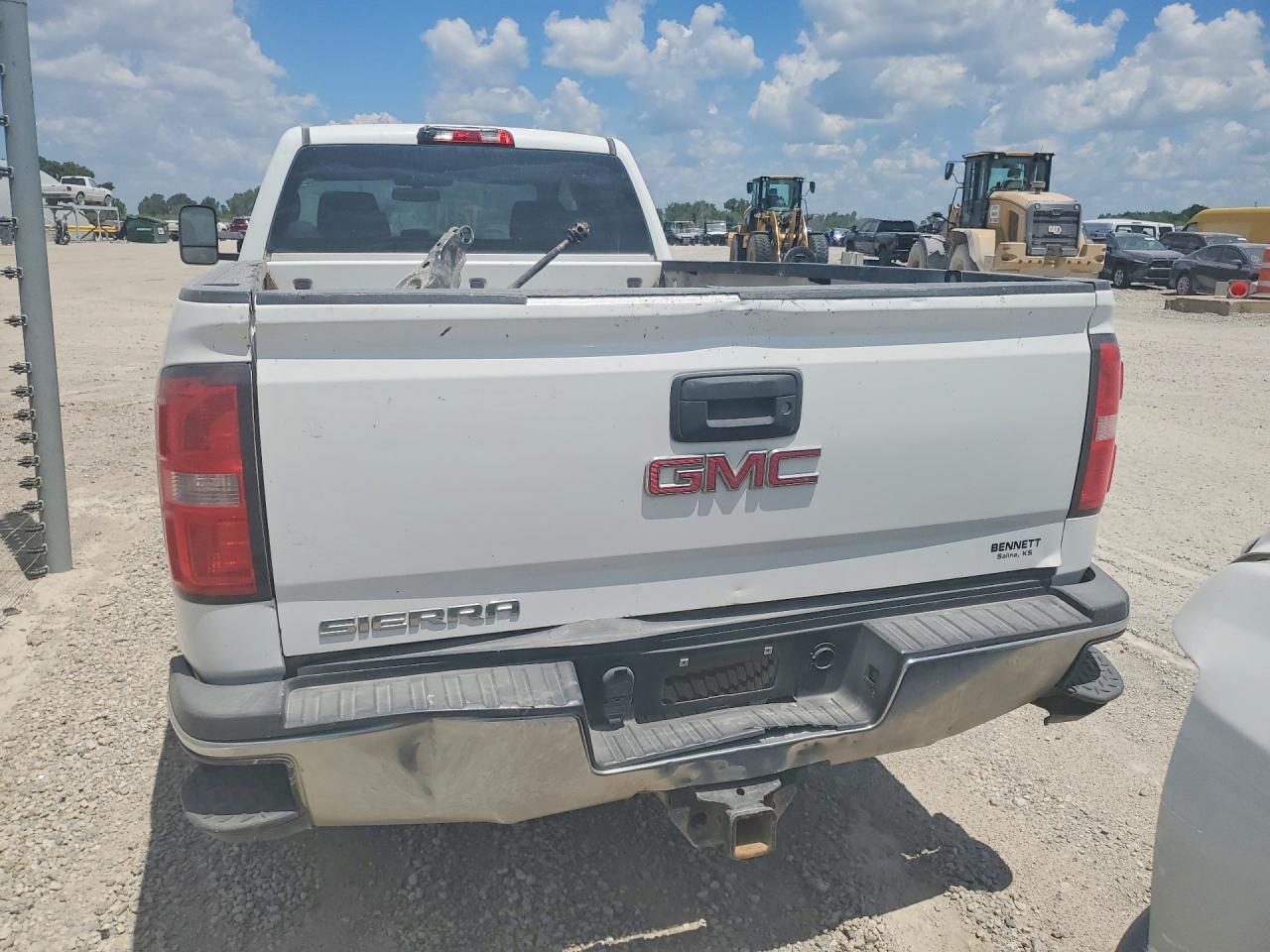 2015 Gmc Sierra C2500 Heavy Duty White vin: 1GT21XEG5FZ125648