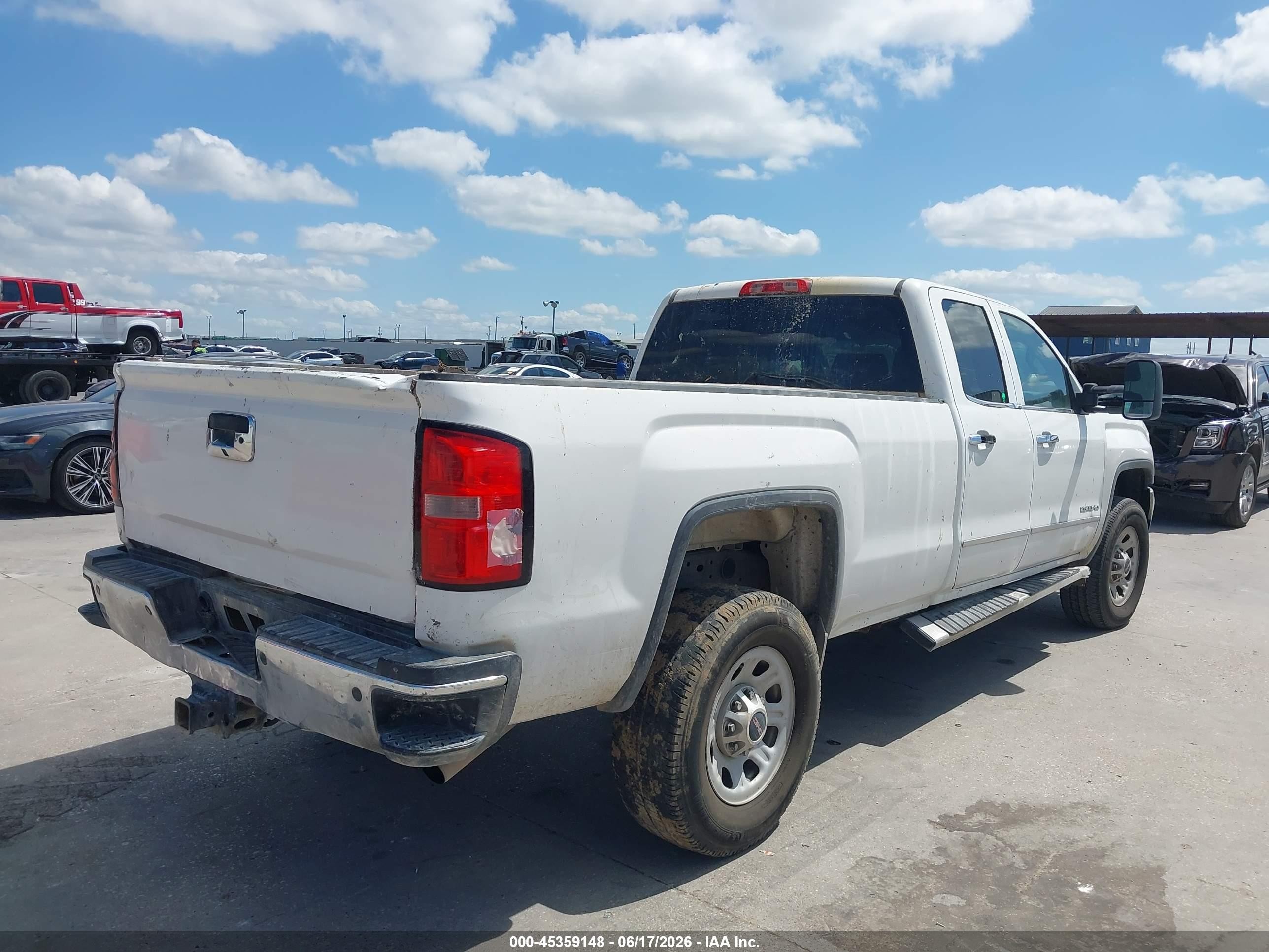 2015 Gmc Sierra 2500hd   White vin: 1GT21XEG7FZ125781