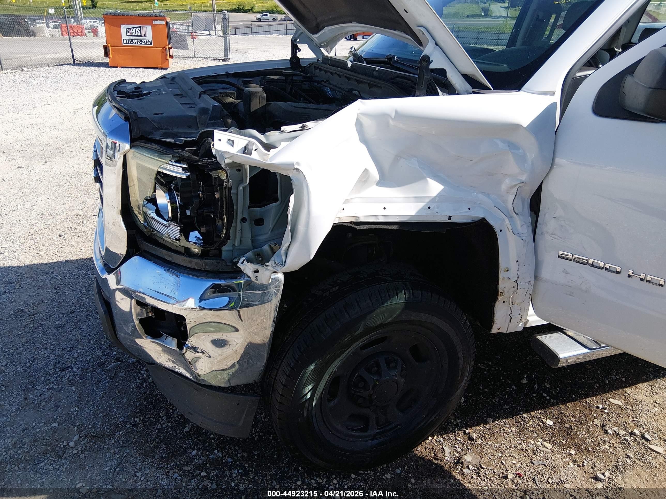 2015 Gmc Sierra 2500hd   White vin: 1GT21XEG9FZ141304