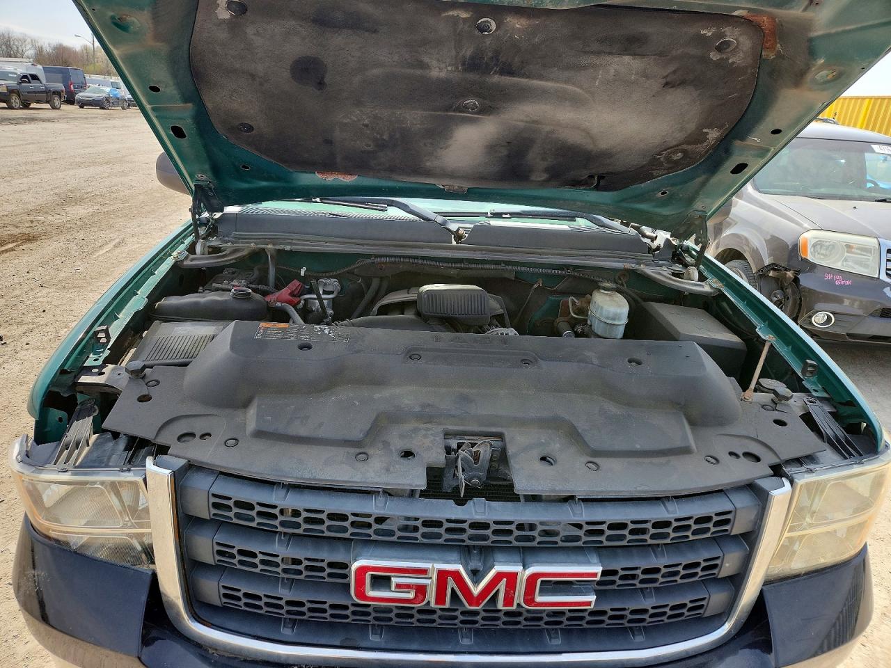 2011 Gmc 2500 Green vin: 1GT21ZCG2BZ195679