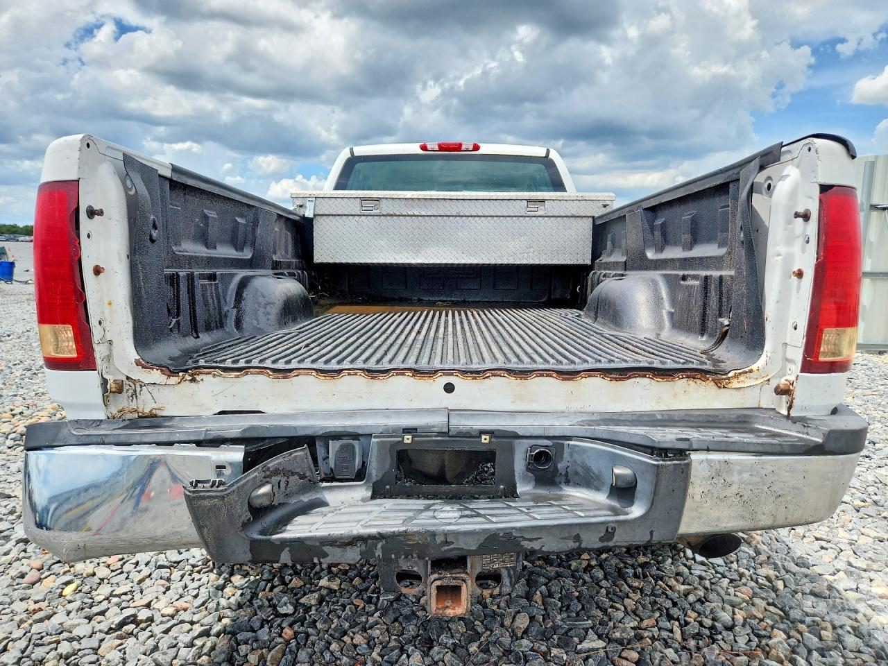 2011 Gmc Sierra C2500 Heavy Duty White vin: 1GT21ZCG4BZ136181