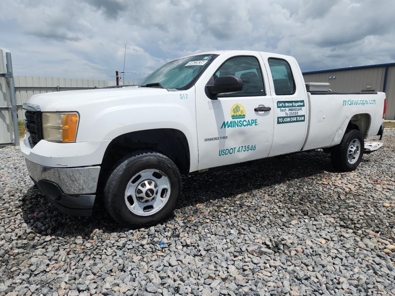 2011 Gmc Sierra C2500 Heavy Duty White vin: 1GT21ZCG4BZ136181 Damage: Left Front Door, Dent(S) W/ Paint Dmg, > 12 Inches