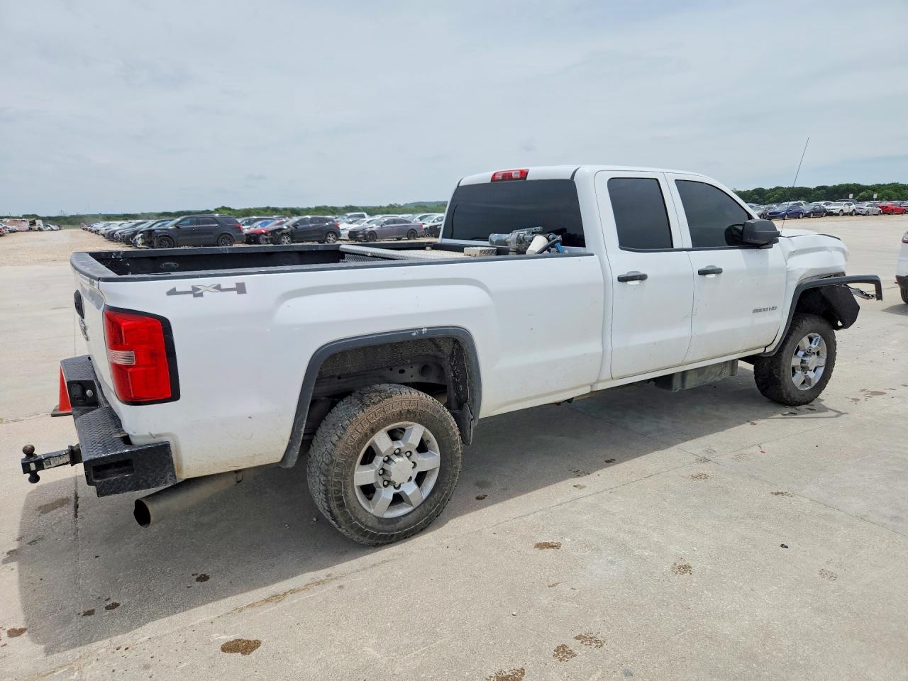 2015 Gmc Sierra K2500 Heavy Duty White vin: 1GT22XE83FZ124181