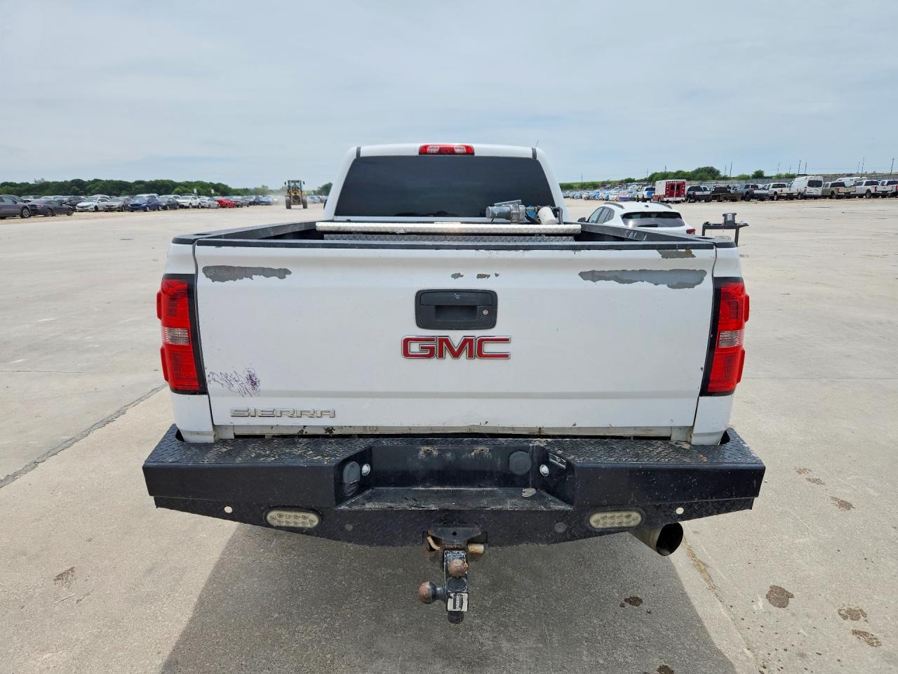 2015 Gmc Sierra K2500 Heavy Duty White vin: 1GT22XE83FZ124181