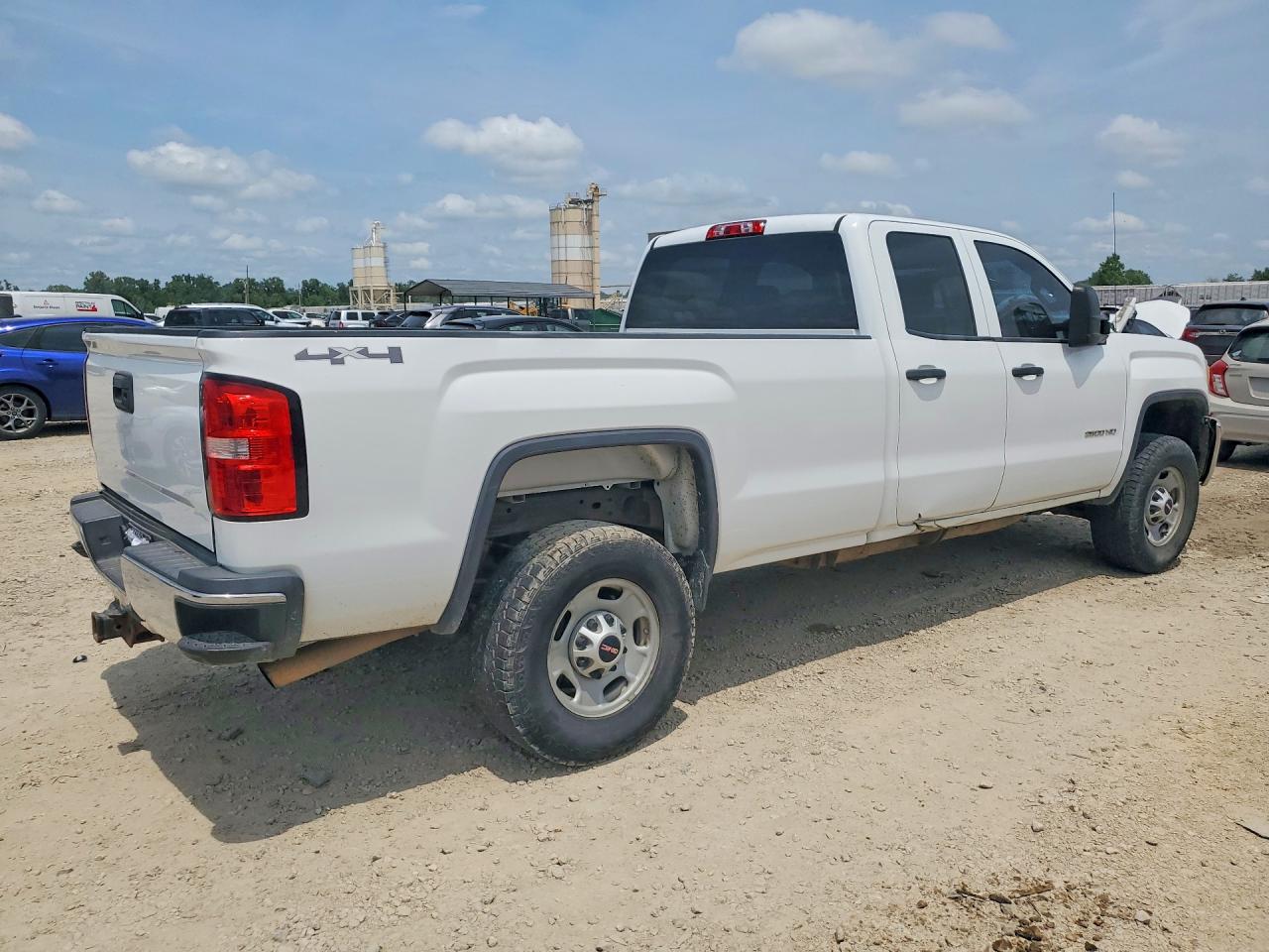 2015 Gmc Sierra K2500 Heavy Duty White vin: 1GT22XEG2FZ128410