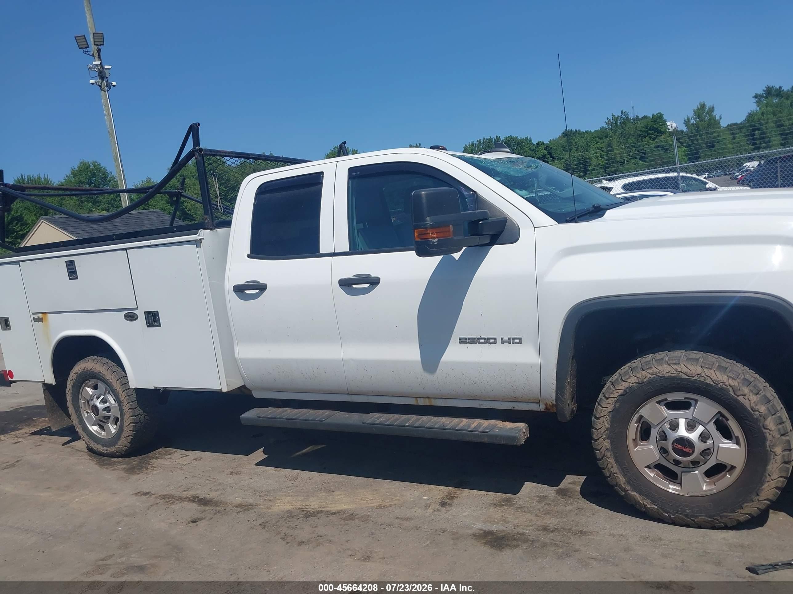 2015 Gmc Sierra 2500hd Available Wifi   White vin: 1GT22XEG6FZ520824