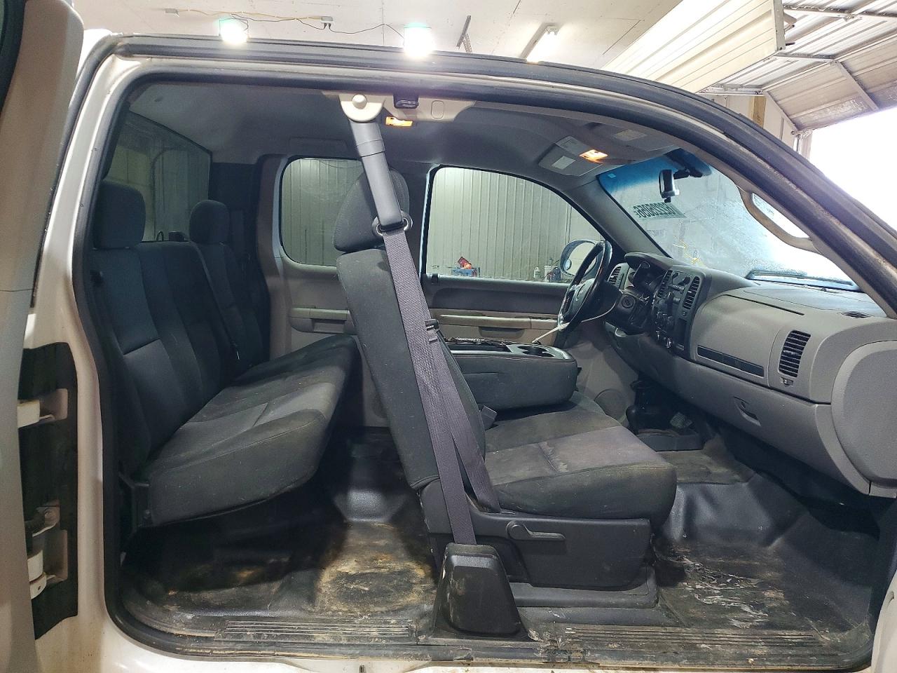 2013 Gmc Sierra K2500 Heavy Duty White vin: 1GT22ZC89DZ235359