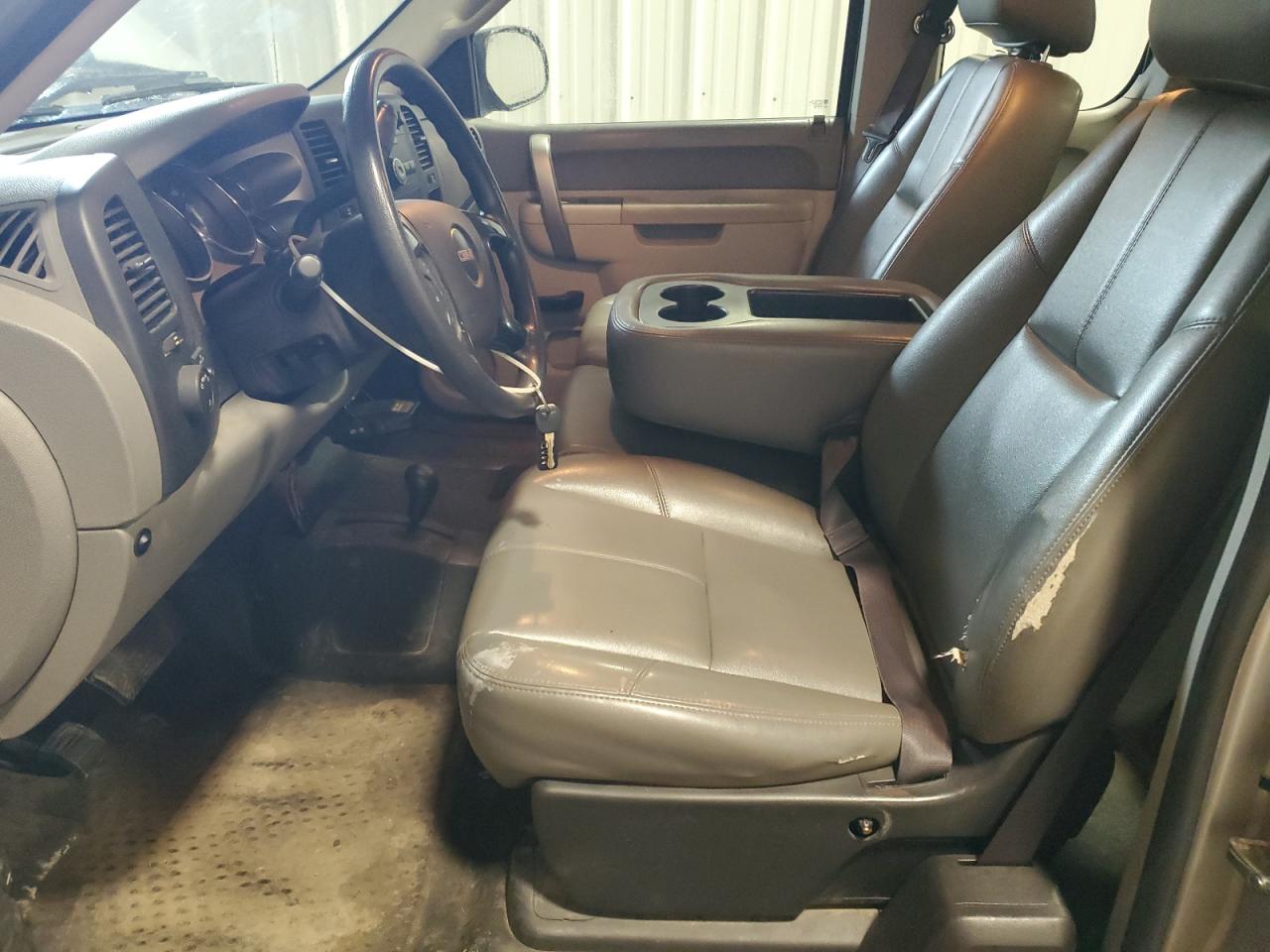 2013 Gmc Sierra K2500 Heavy Duty Silver vin: 1GT22ZCG6DZ305066 Damage: Left Front Seat Cushion, Worn, Replacement Required