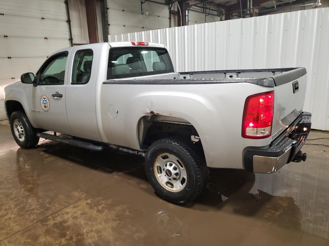 2013 Gmc Sierra K2500 Heavy Duty Silver vin: 1GT22ZCG6DZ305066 Damage: Left Rear Door, Dent(S) W/No Paint Dmg, Pdr-1 Dent