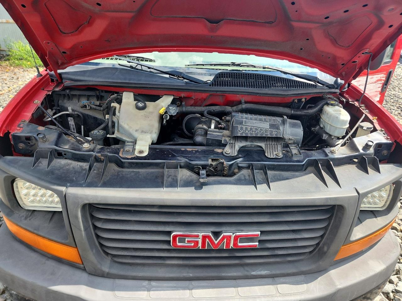 2010 Gmc Savana G3500 Red vin: 1GT2GTAG3A1114751