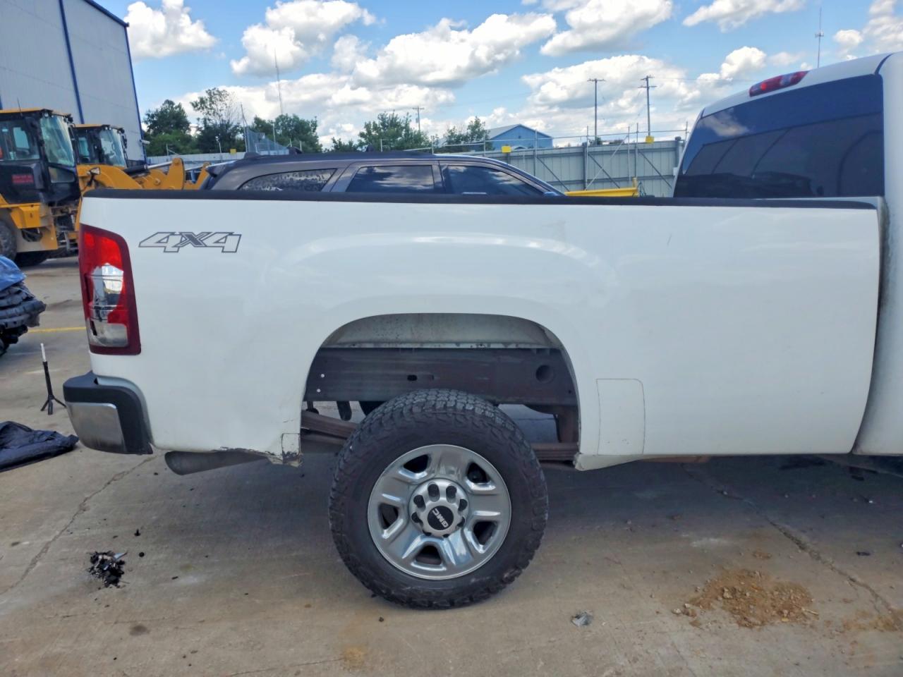 2010 Gmc Sierra K2500 Heavy Duty White vin: 1GT3KZBG2AF110181