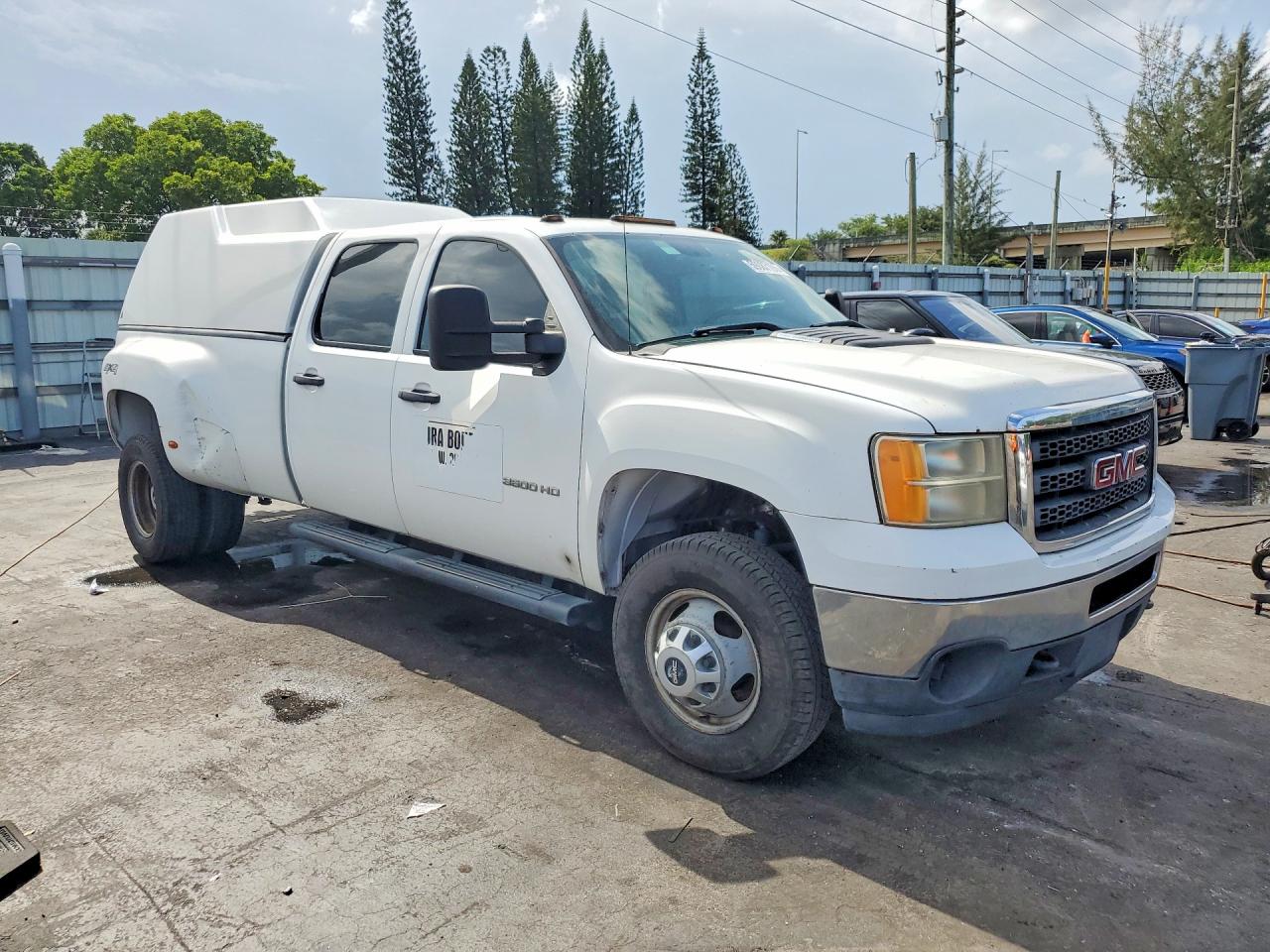 2013 Gmc Sierra K3500 White vin: 1GT422C86DF117691