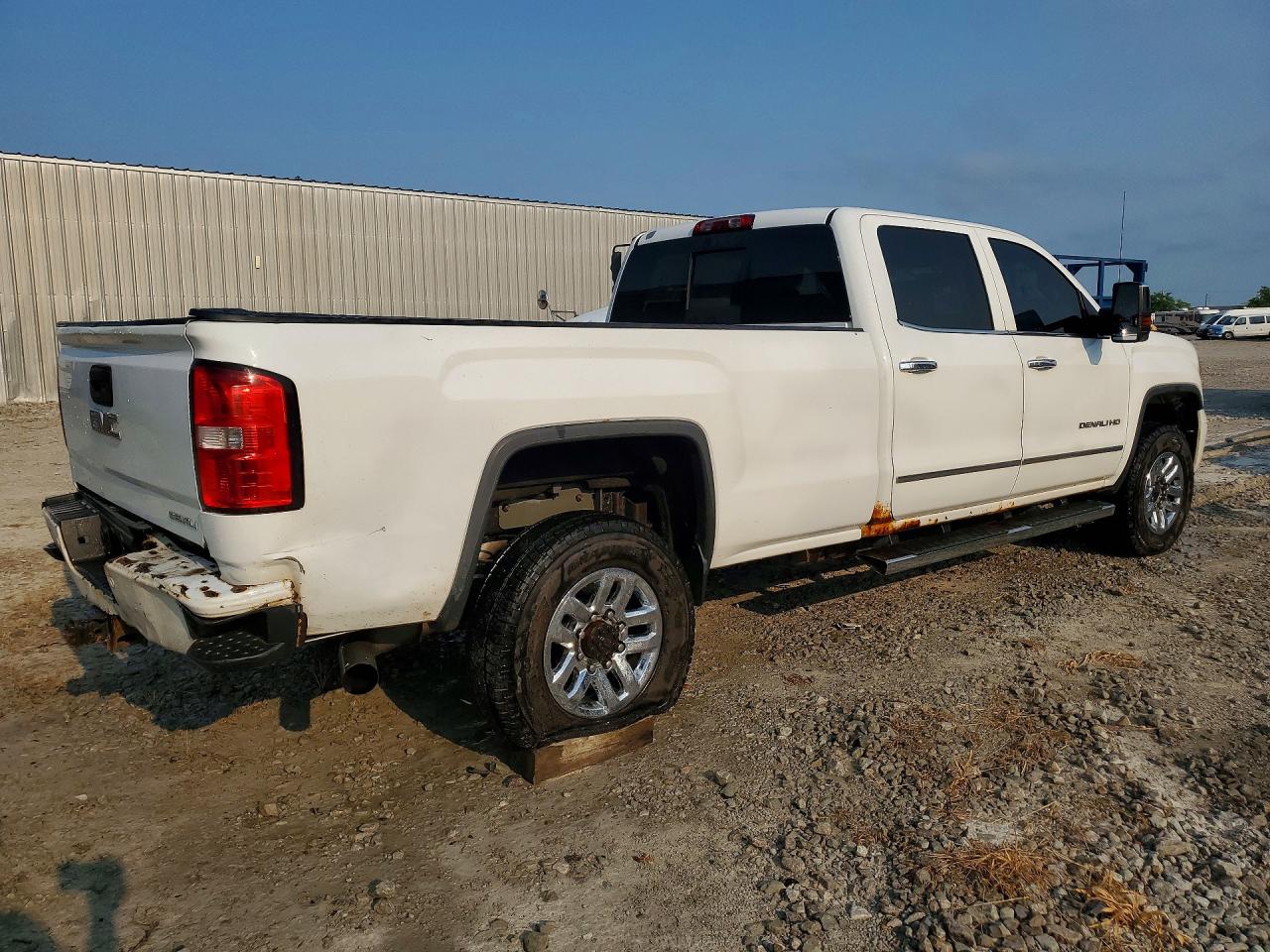 2015 Gmc Sierra K3500 Denali White vin: 1GT424E88FF638262