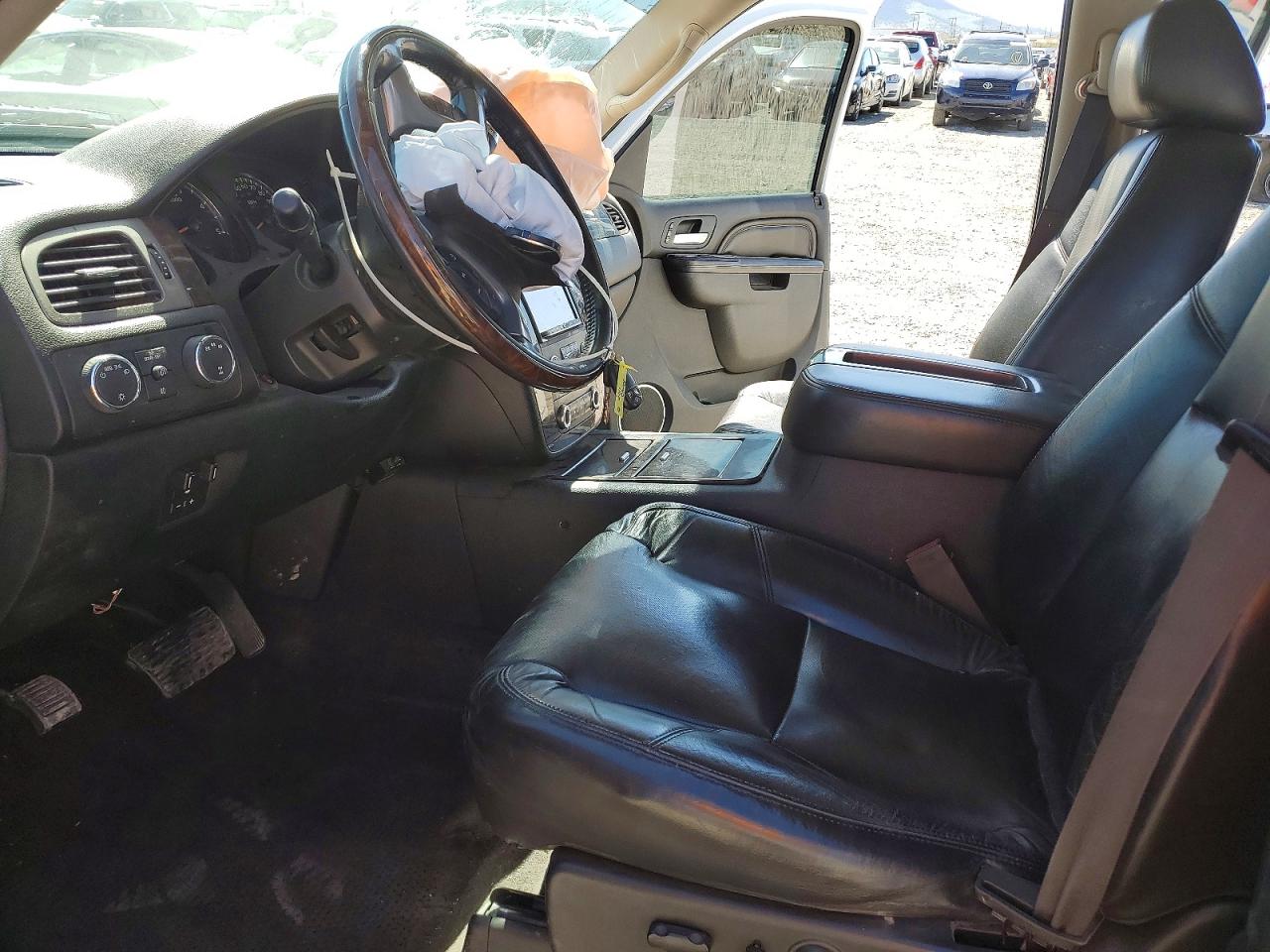 2011 Gmc Sierra K3500 Denali White vin: 1GT426C85BF150251