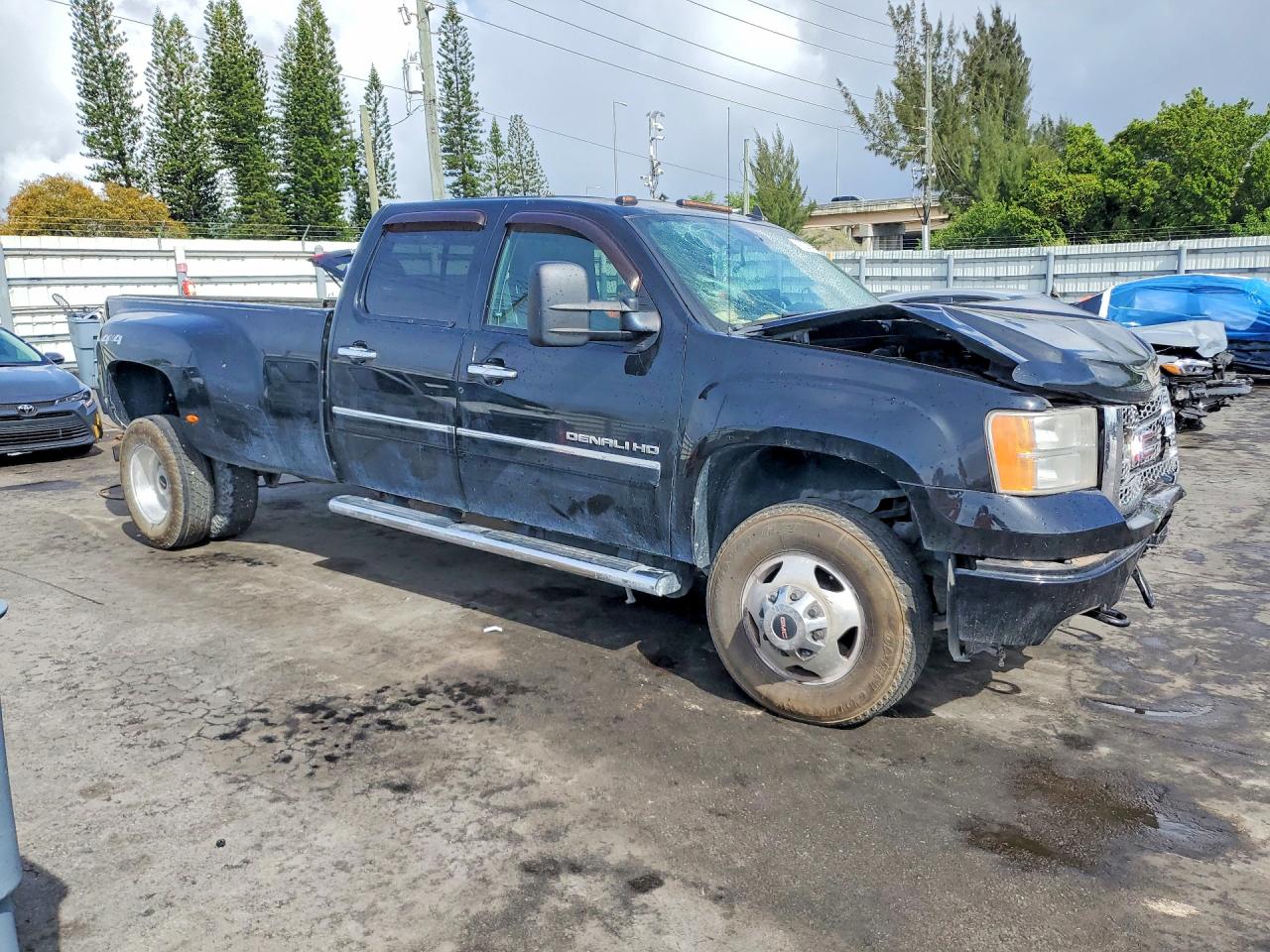 2013 Gmc Sierra K3500 Denali Black vin: 1GT426C88DF217797