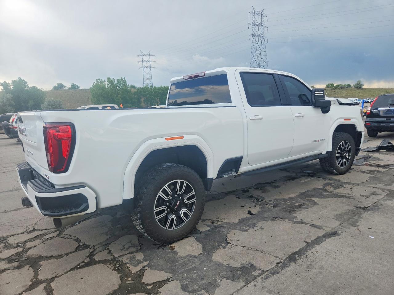 2022 Gmc Sierra K2500 At4 White vin: 1GT49PEY0NF110355
