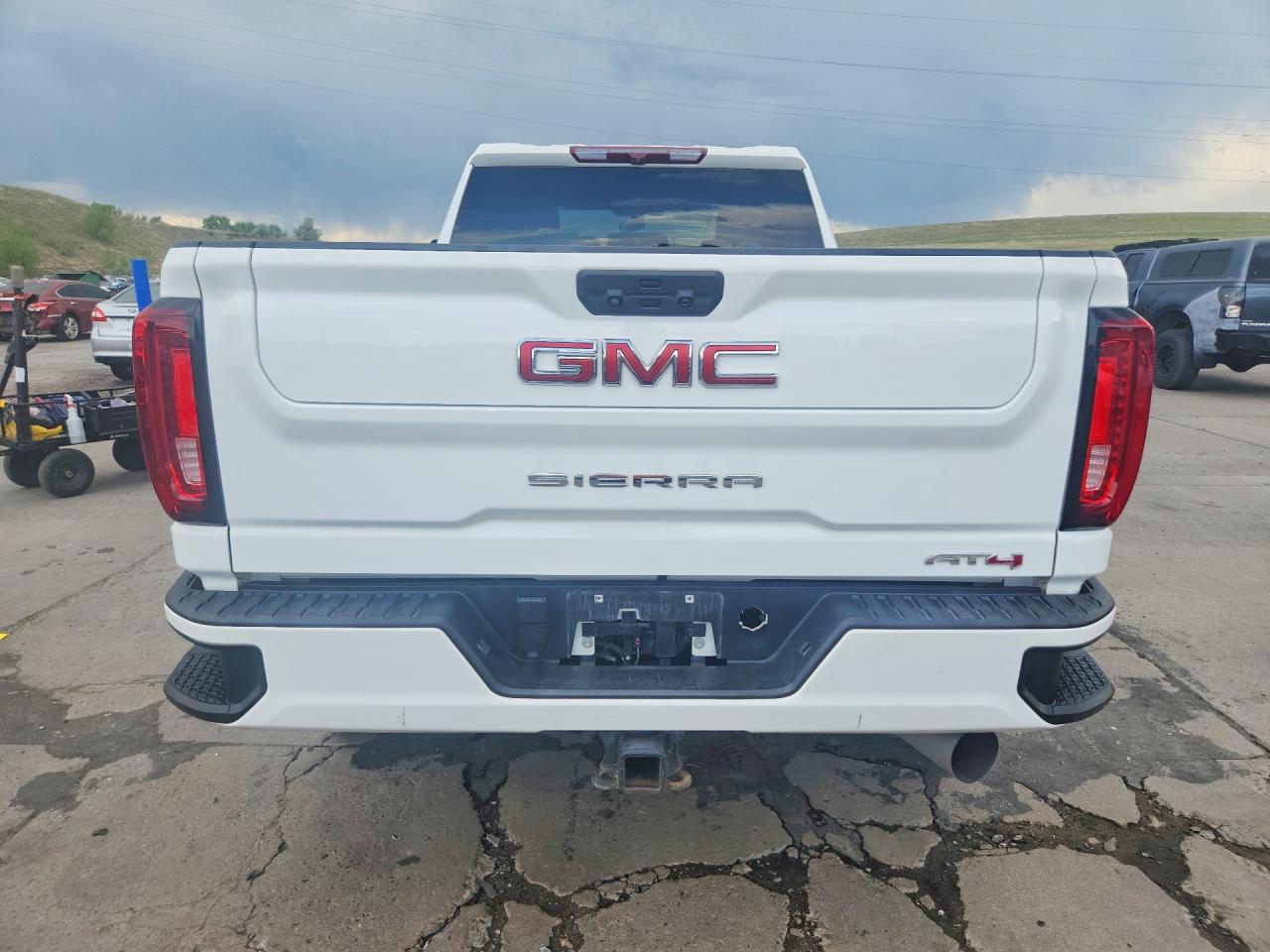 2022 Gmc Sierra K2500 At4 White vin: 1GT49PEY0NF110355