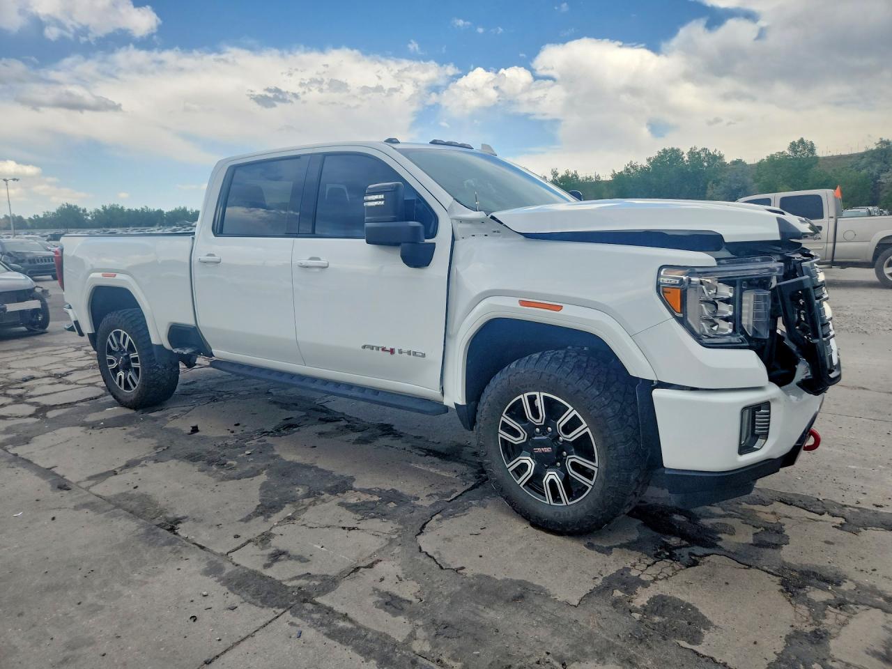 2022 Gmc Sierra K2500 At4 White vin: 1GT49PEY0NF110355