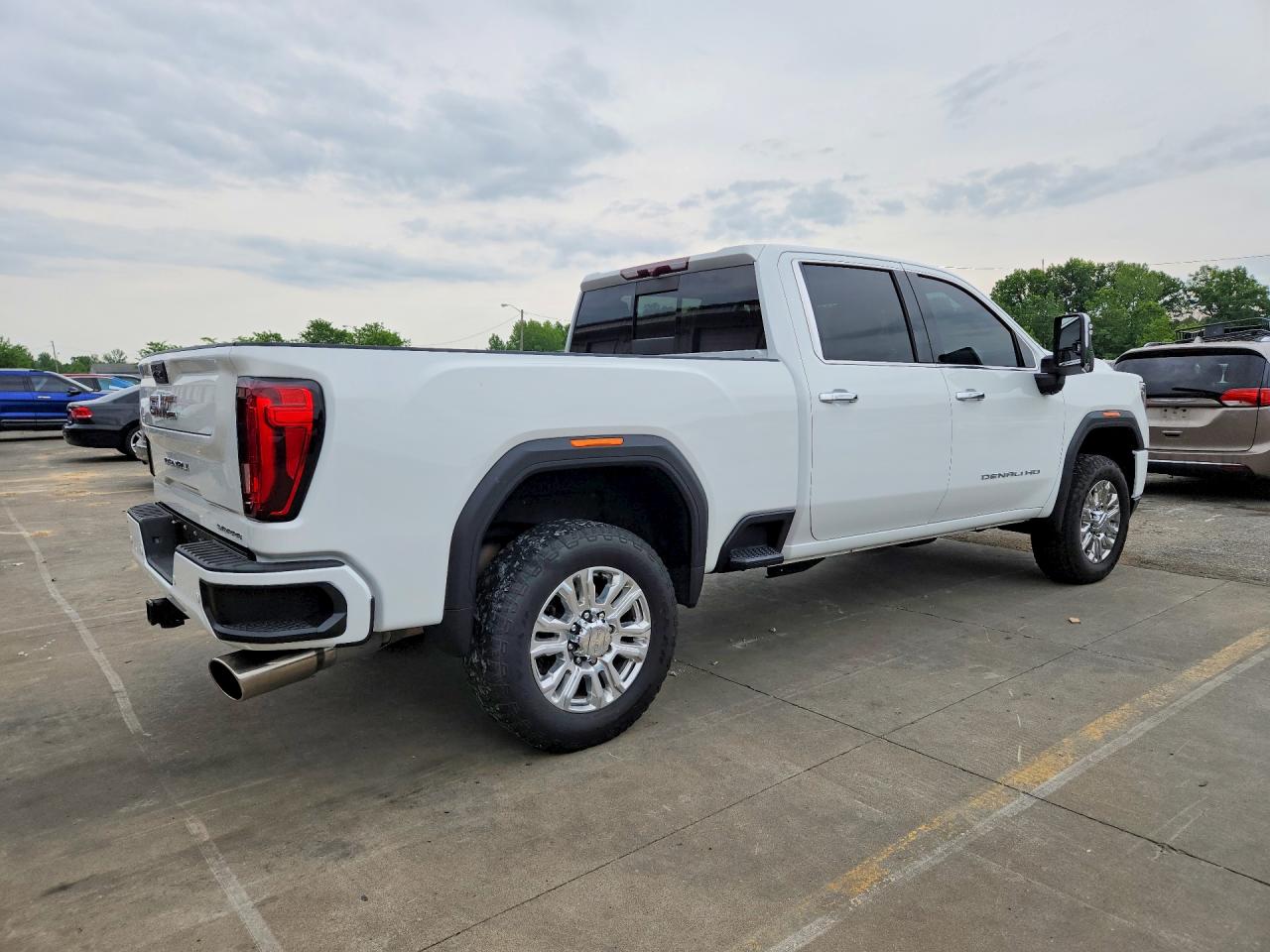 2021 Gmc Sierra K2500 Denali Белый vin: 1GT49REY0MF314843