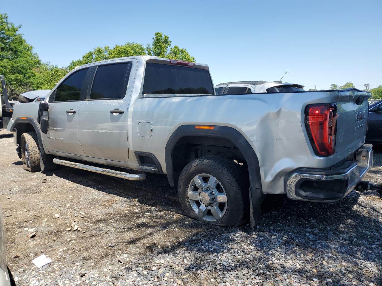2021 Gmc Sierra K3500 Silver vin: 1GT49SE73MF105014 Damage: Left Bed Side, Severe Damage, Replacement Required