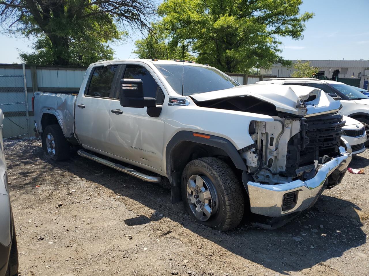 2021 Gmc Sierra K3500 Silver vin: 1GT49SE73MF105014 Damage: Right Head Lamp, Broken, Replacement Required