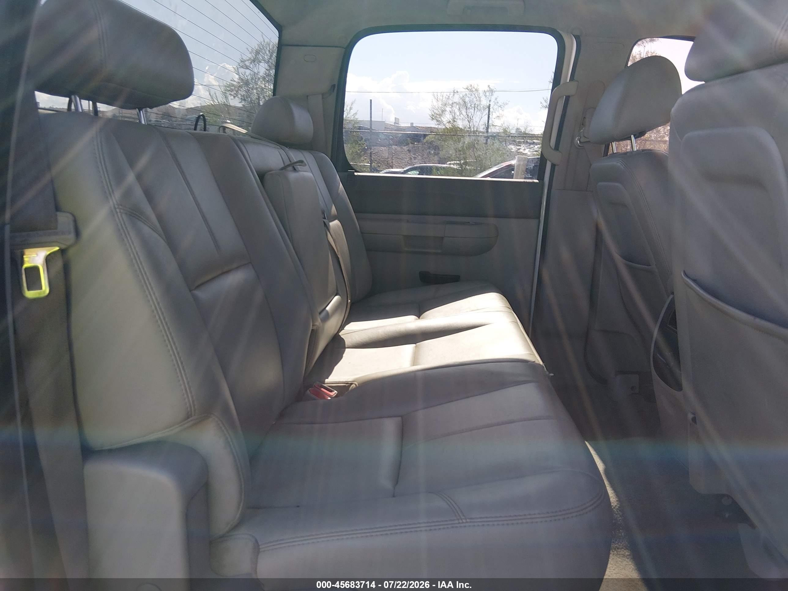 2010 Gmc Sierra 2500hd Sle White vin: 1GT4K0BG6AF105324