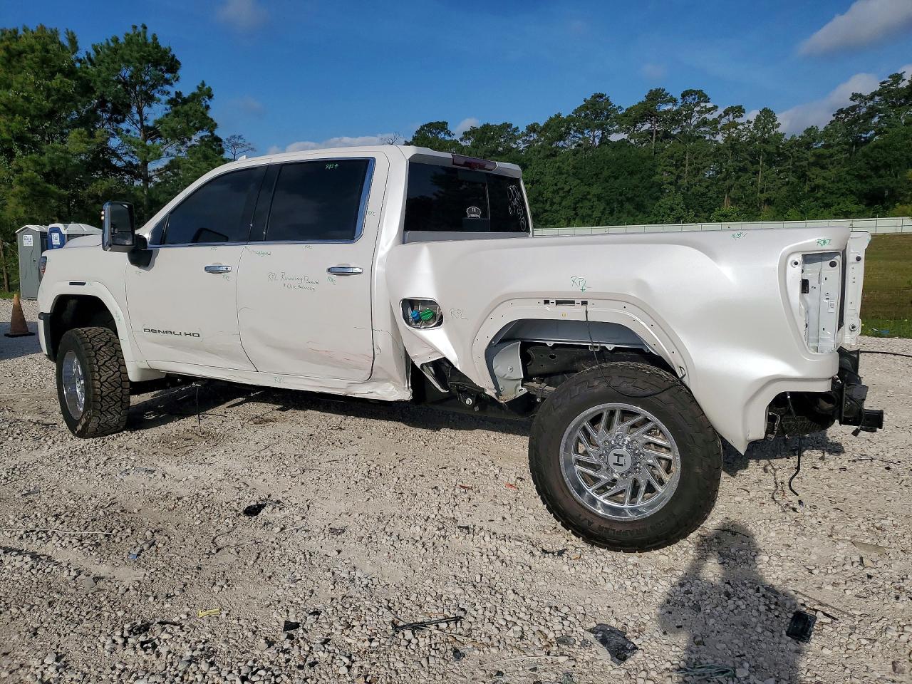 2025 Gmc Sierra K2500 Denali Ultimate White vin: 1GT4UXEYXSF290924