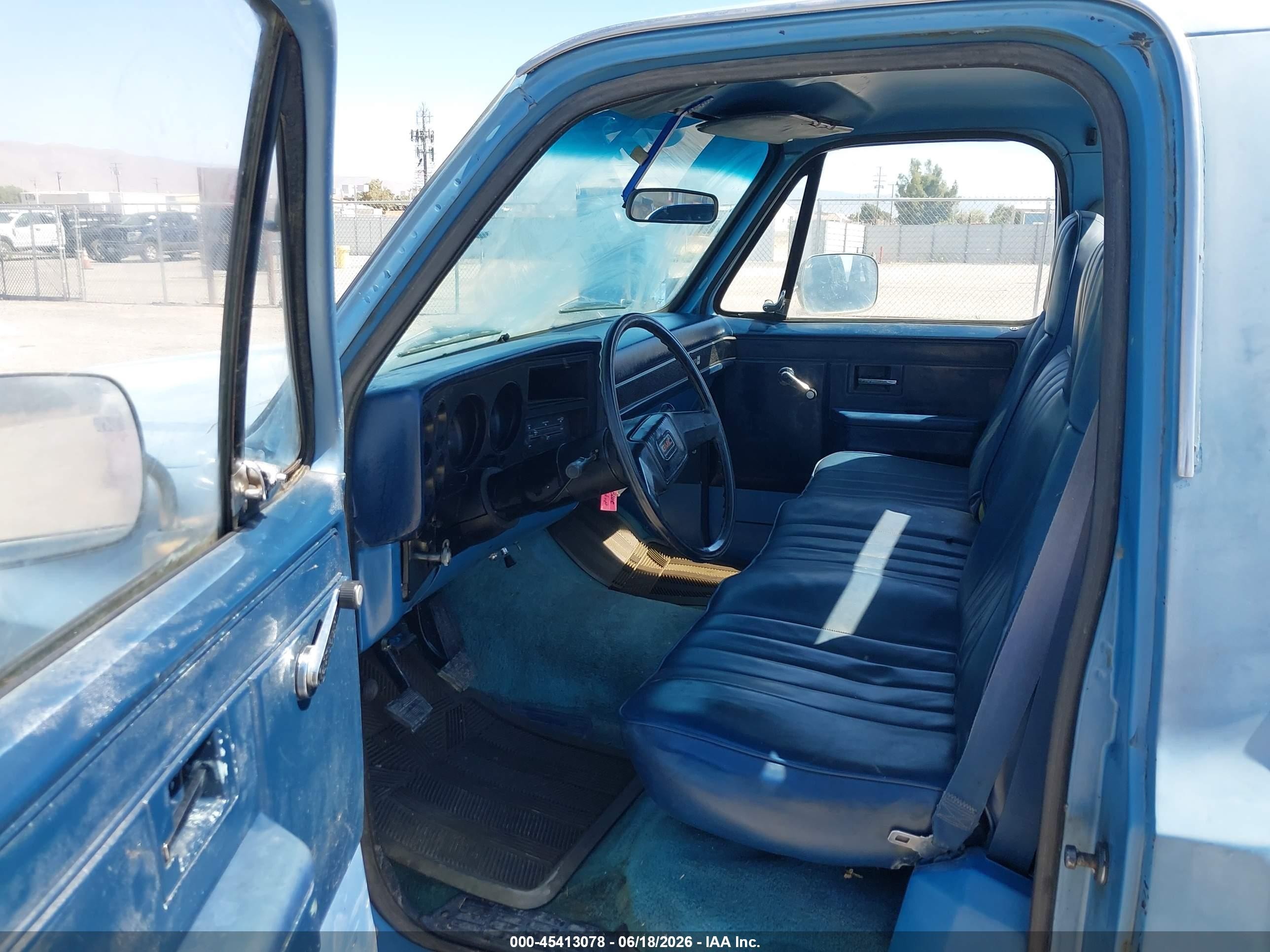 1983 Gmc C1500   Blue vin: 1GTCC14D6DF710692