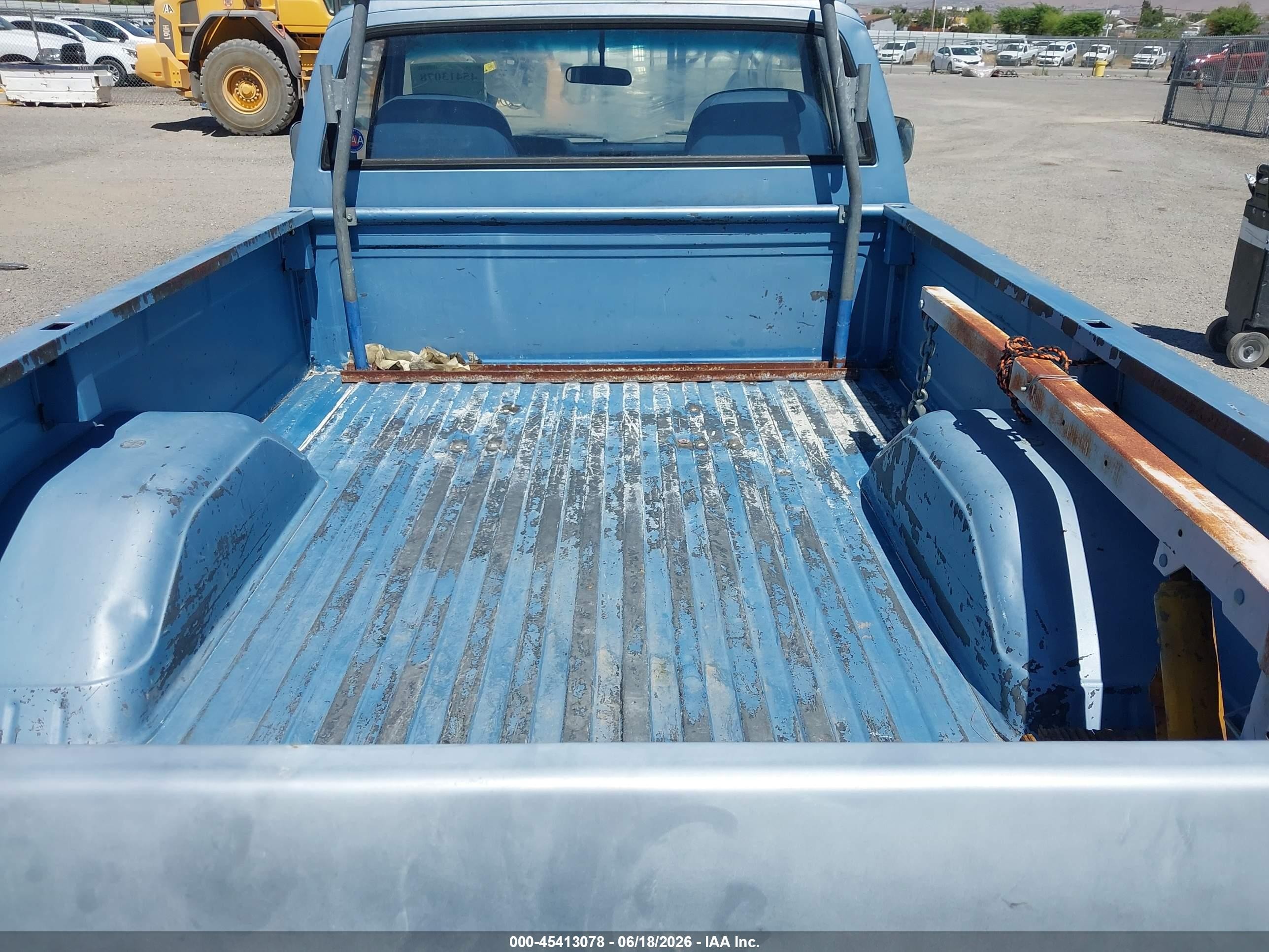 1983 Gmc C1500   Blue vin: 1GTCC14D6DF710692
