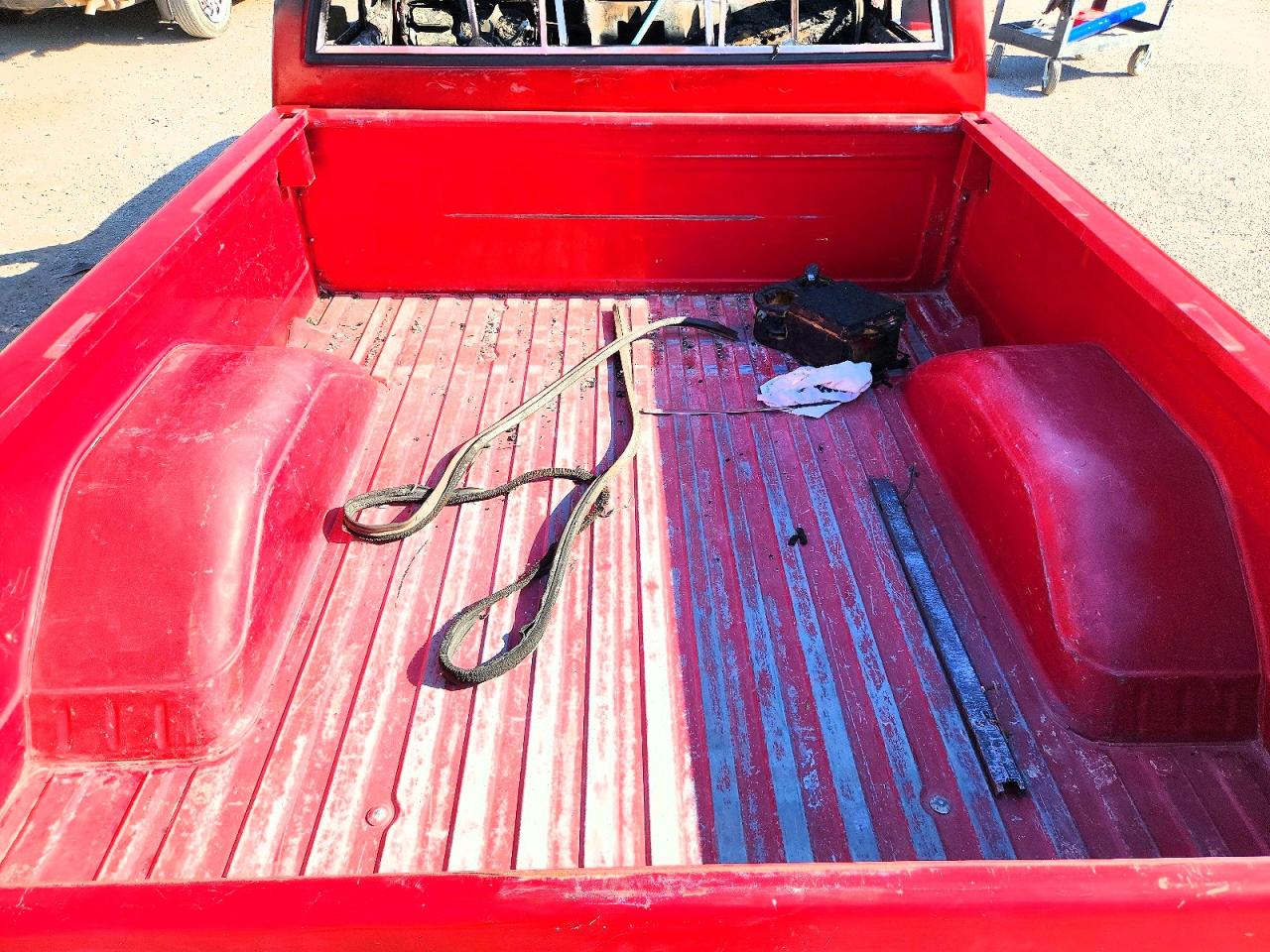 1985 Gmc C1500 Red vin: 1GTCC14H5FJ518554