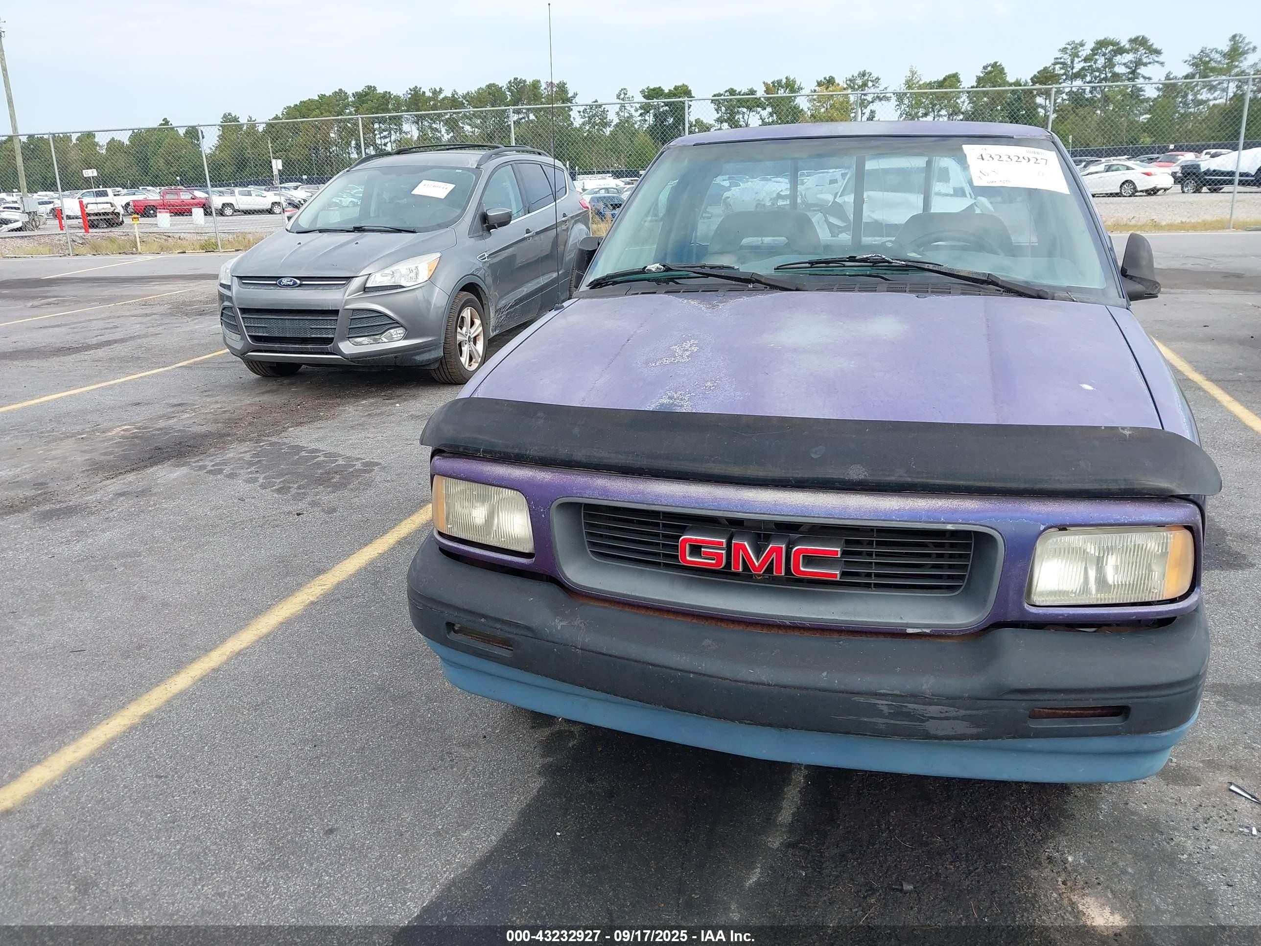 1994 Gmc Sonoma   Purple vin: 1GTCS1443RK522021
