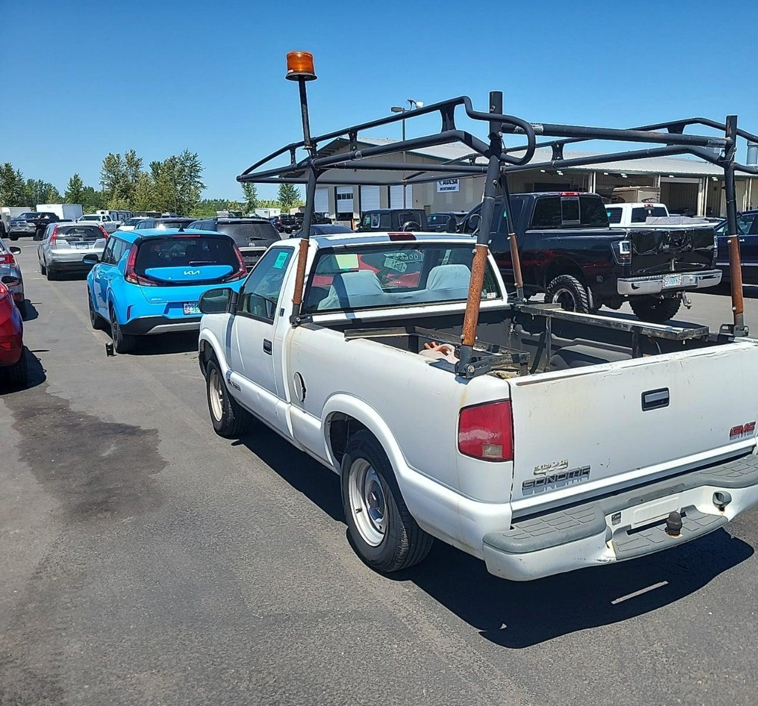1999 Gmc Sonoma   White vin: 1GTCS1443XK515714
