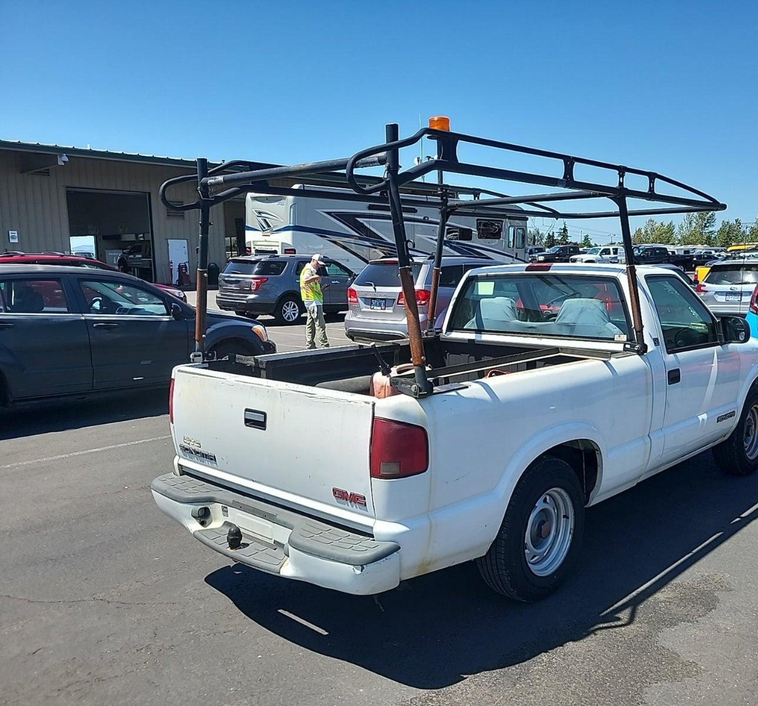 1999 Gmc Sonoma   White vin: 1GTCS1443XK515714