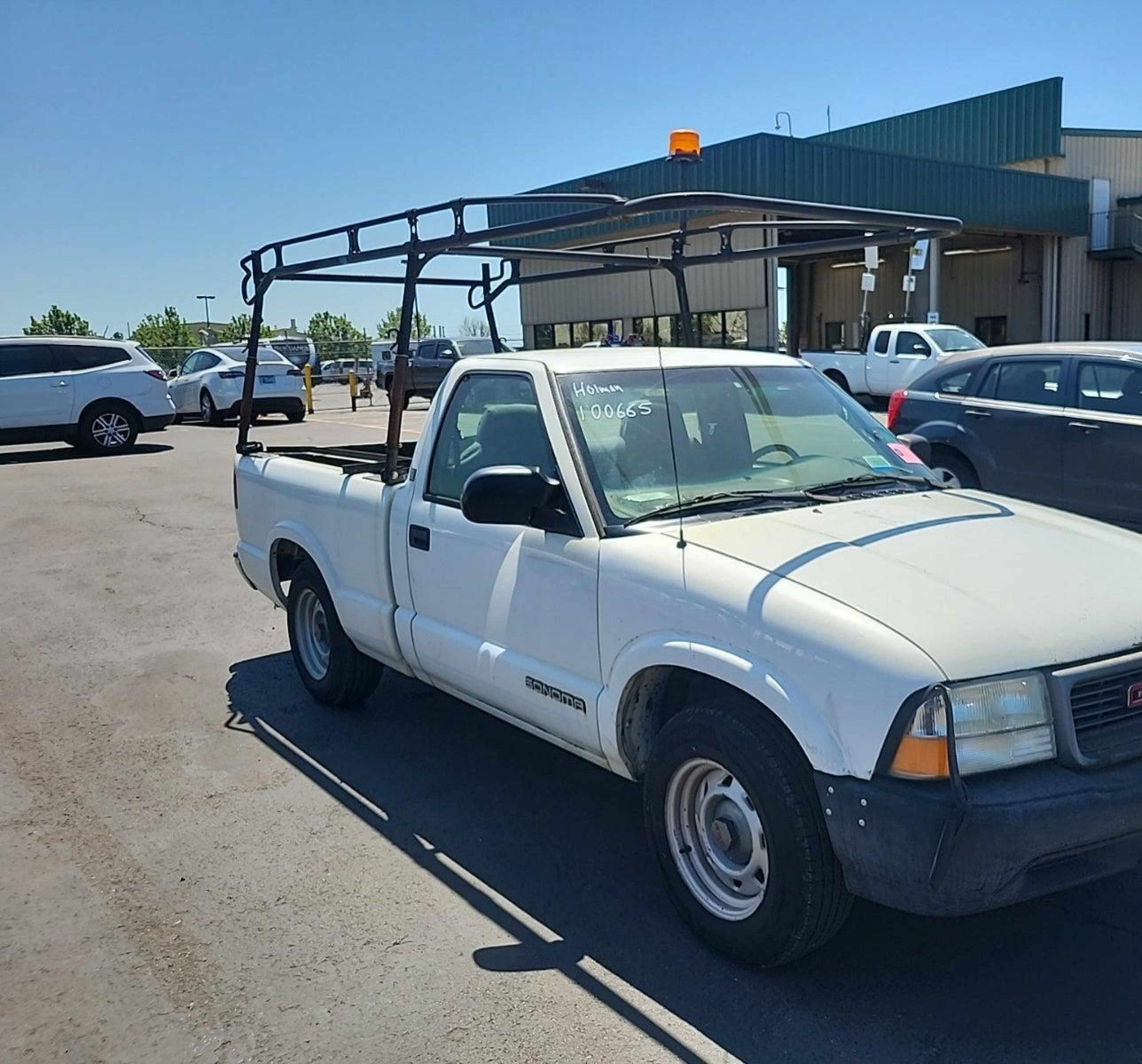 1999 Gmc Sonoma   White vin: 1GTCS1443XK515714