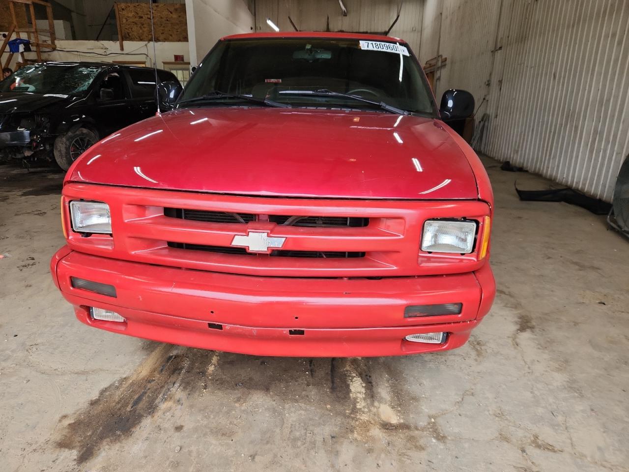 1994 Gmc Sonoma Red vin: 1GTCS1444R8517732