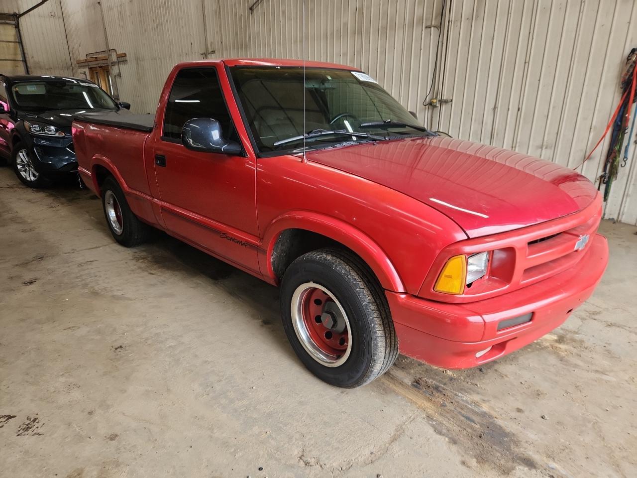 1994 Gmc Sonoma Red vin: 1GTCS1444R8517732