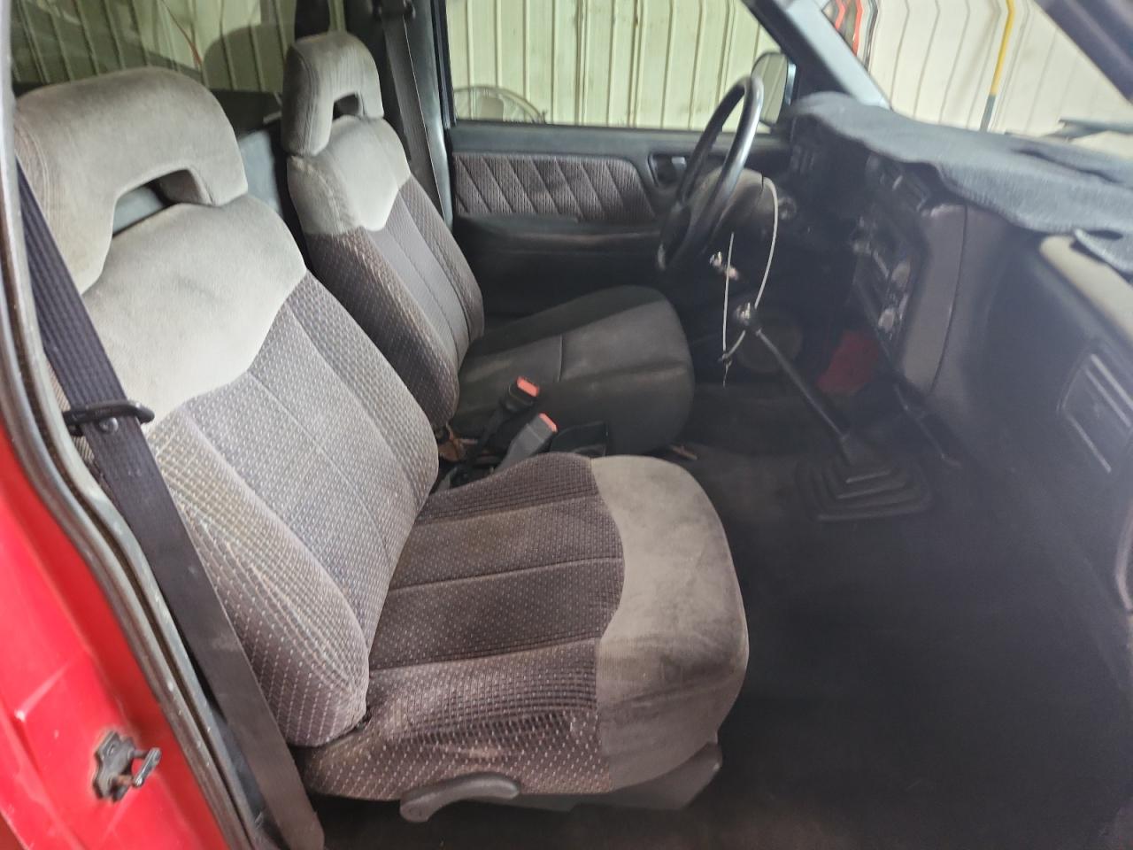 1994 Gmc Sonoma Red vin: 1GTCS1444R8517732