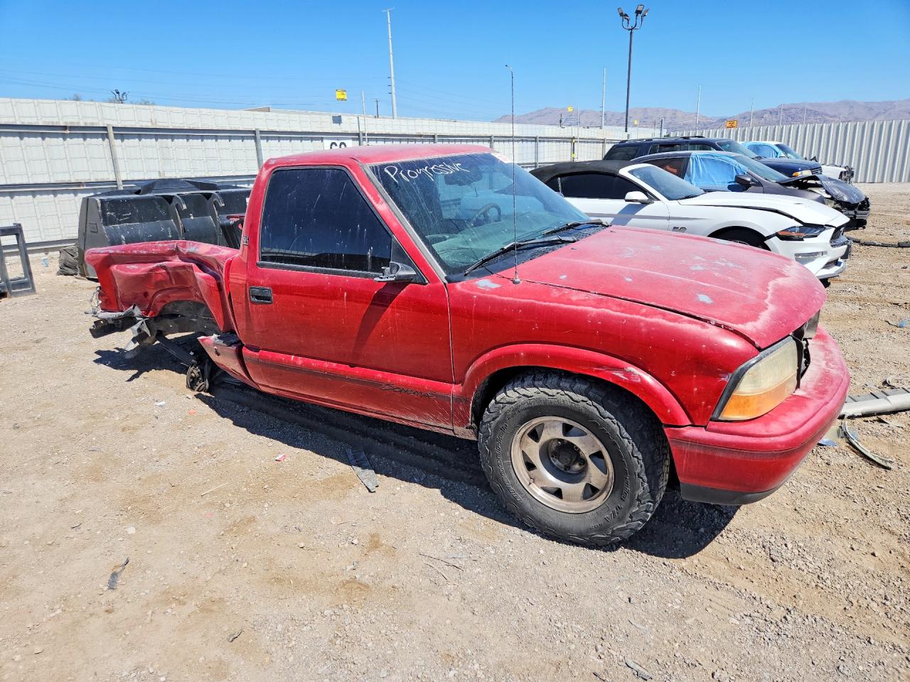 1998 Gmc Sonoma Red vin: 1GTCS1444W8510727