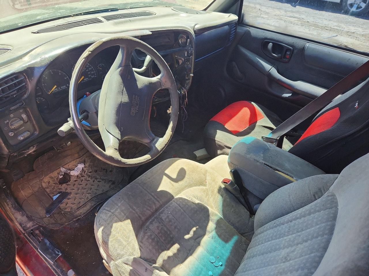 1998 Gmc Sonoma Red vin: 1GTCS1444W8510727