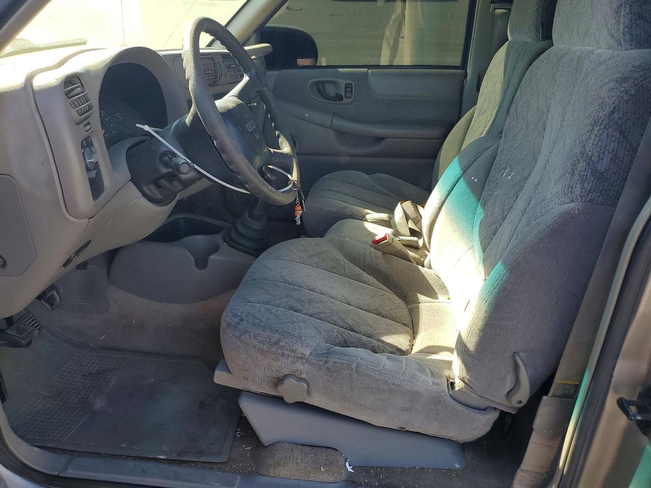 1999 Gmc Sonoma Серый vin: 1GTCS1444X8506436