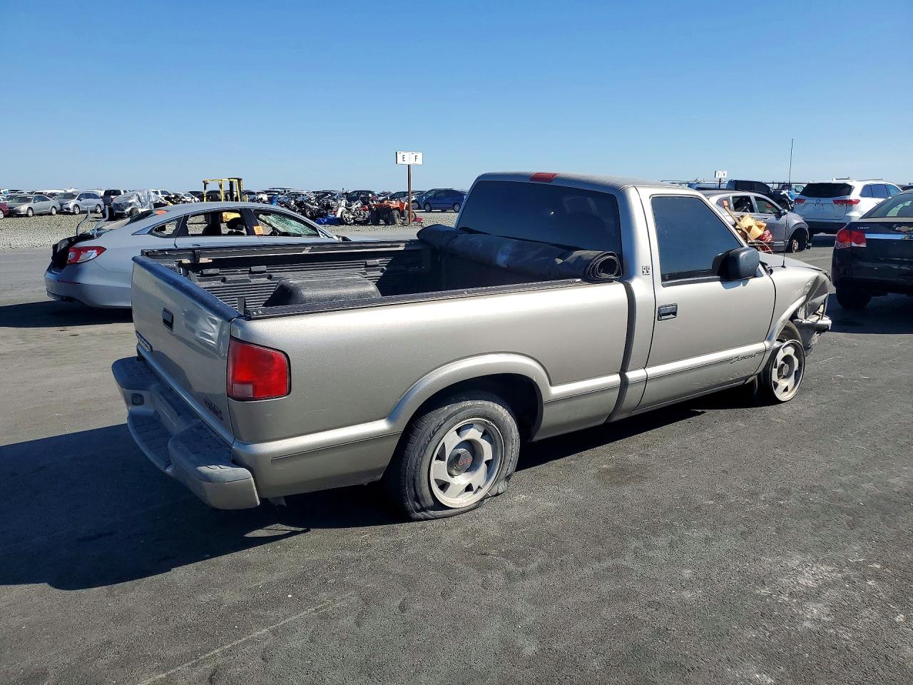 1999 Gmc Sonoma Серый vin: 1GTCS1444X8506436