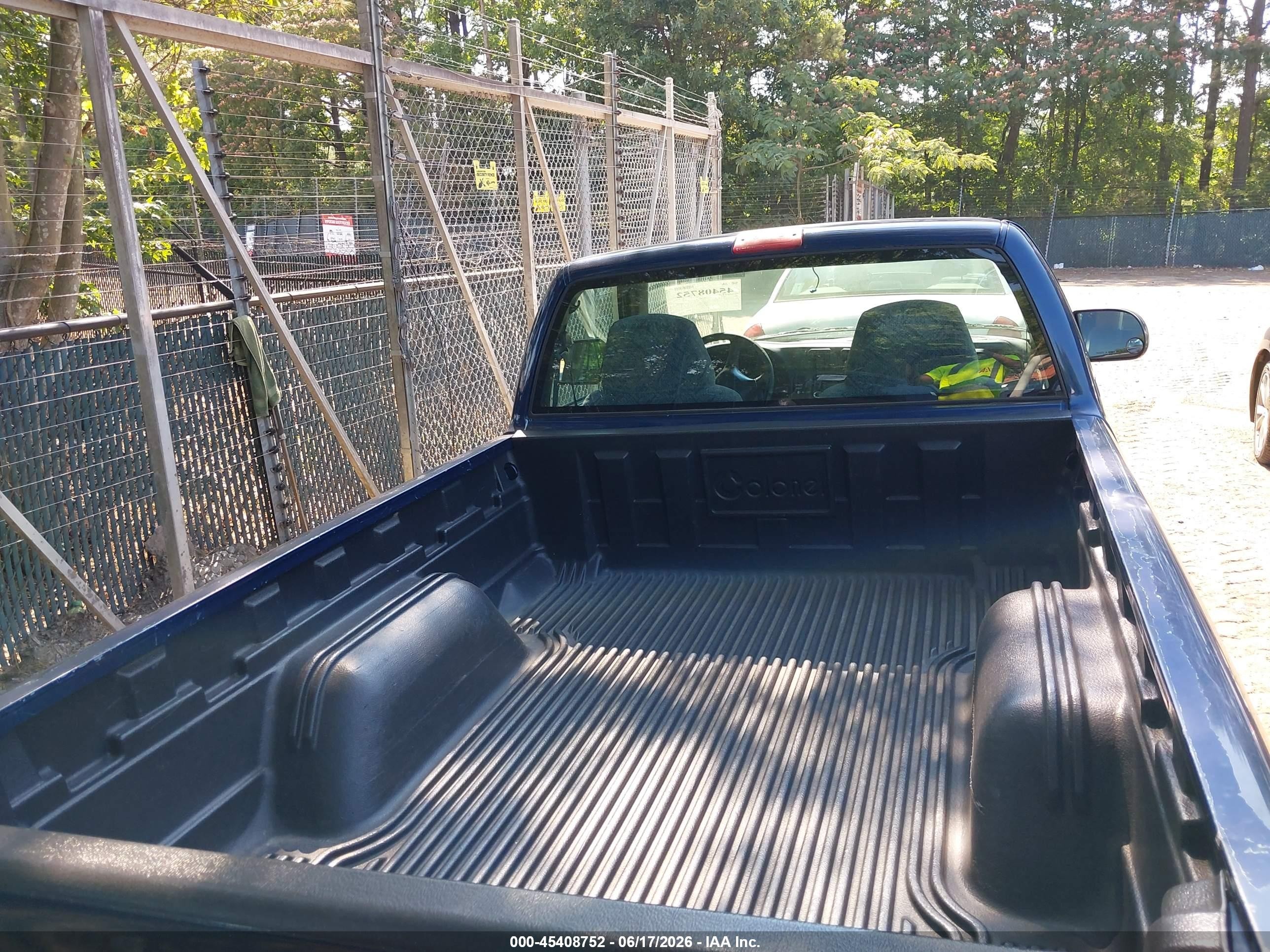 2000 Gmc Sonoma Sls Blue vin: 1GTCS1445YK193675