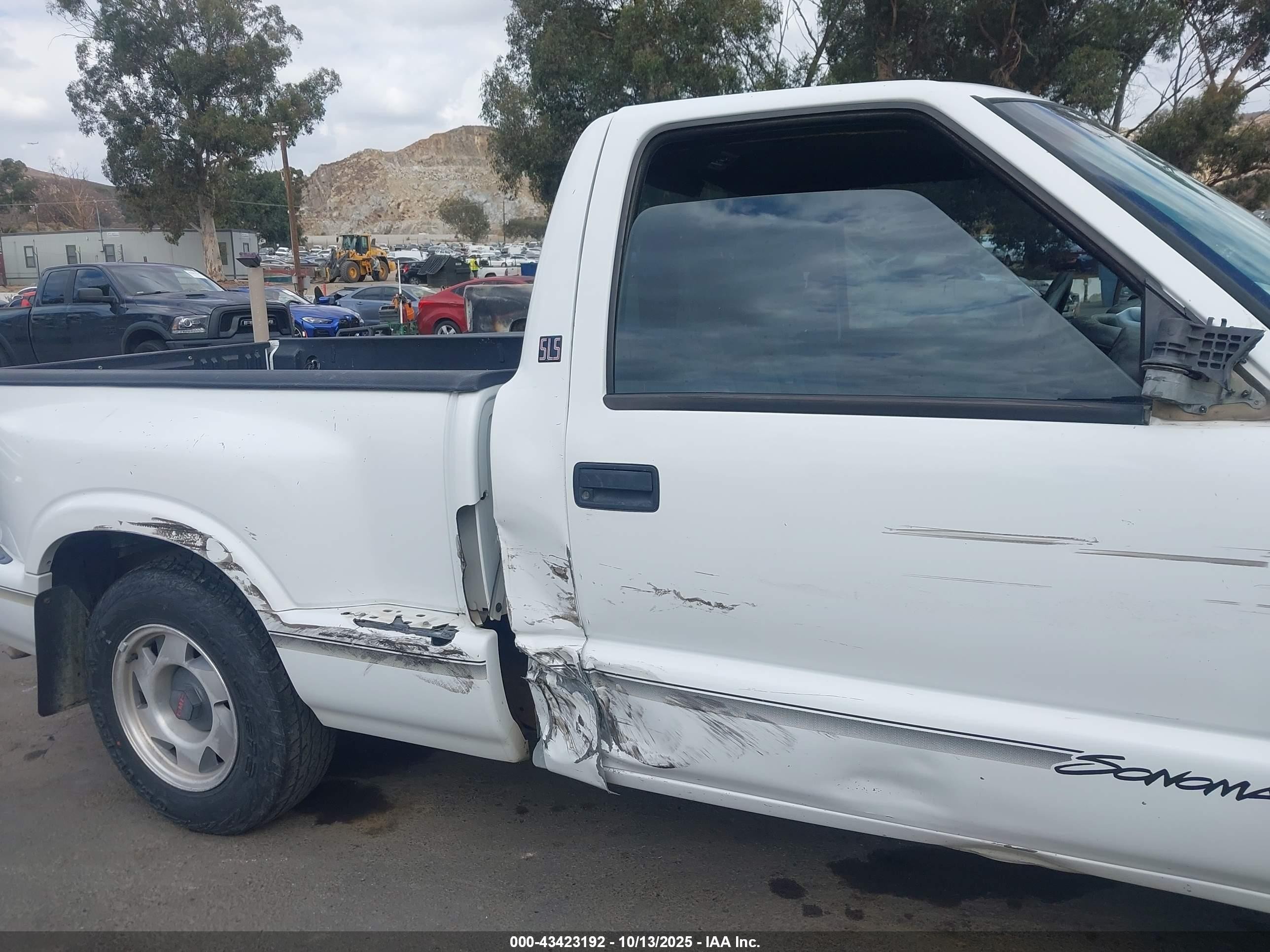 1999 Gmc Sonoma Sls Белый vin: 1GTCS1448X8508416