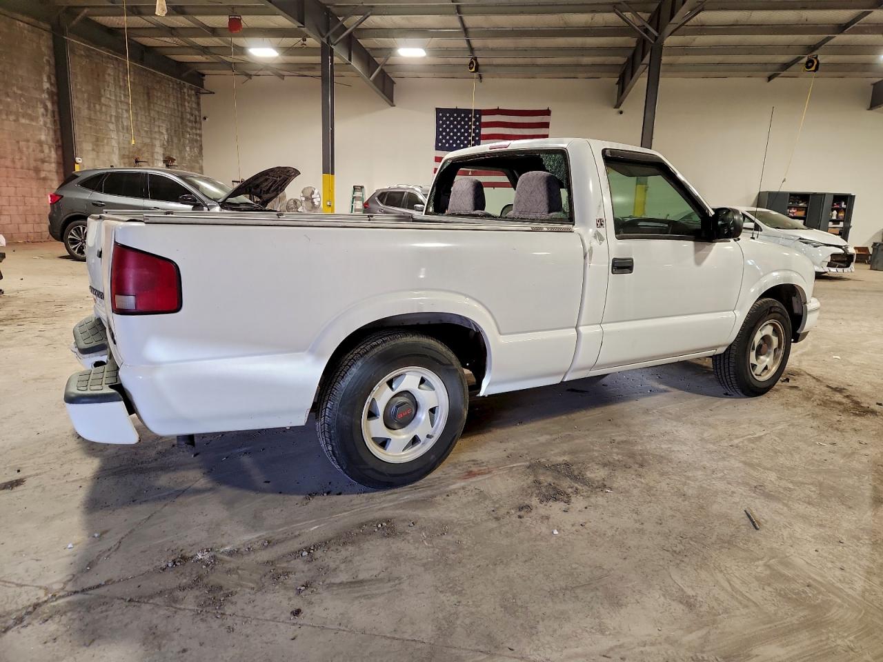 1999 Gmc Sonoma White vin: 1GTCS1449XK521209