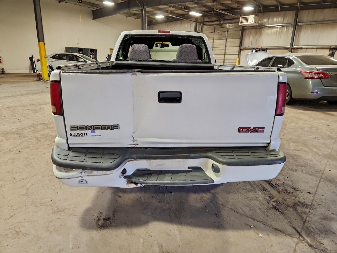 1999 Gmc Sonoma White vin: 1GTCS1449XK521209