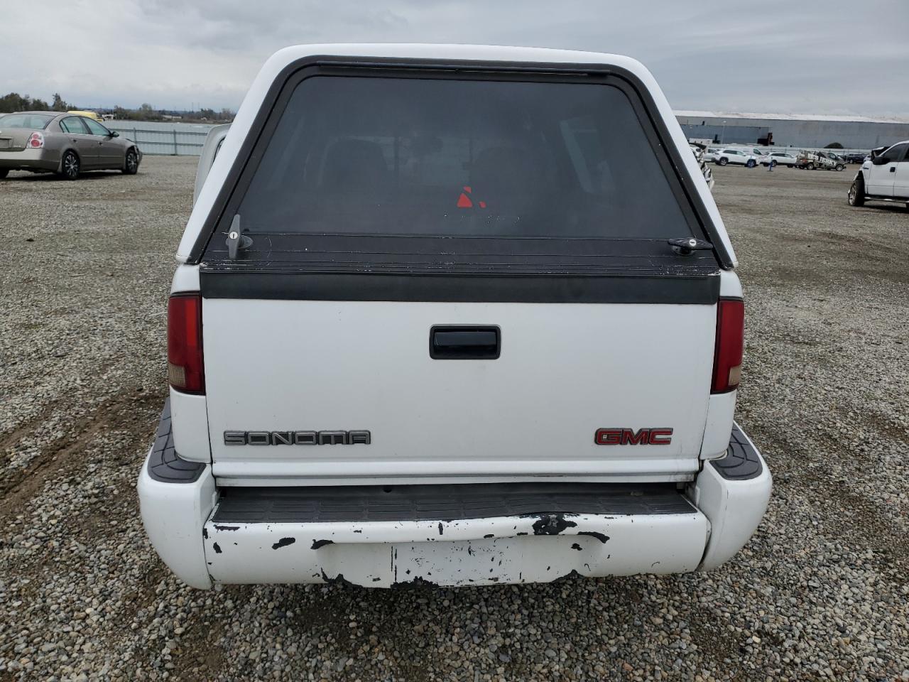 1999 Gmc Sonoma White vin: 1GTCS144XX8530403