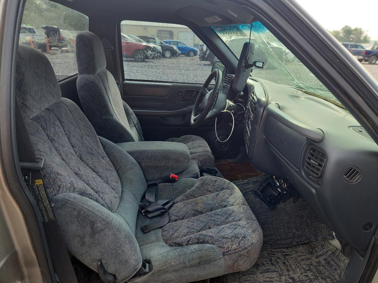 2000 Gmc Sonoma Beige vin: 1GTCS1452Y8206310