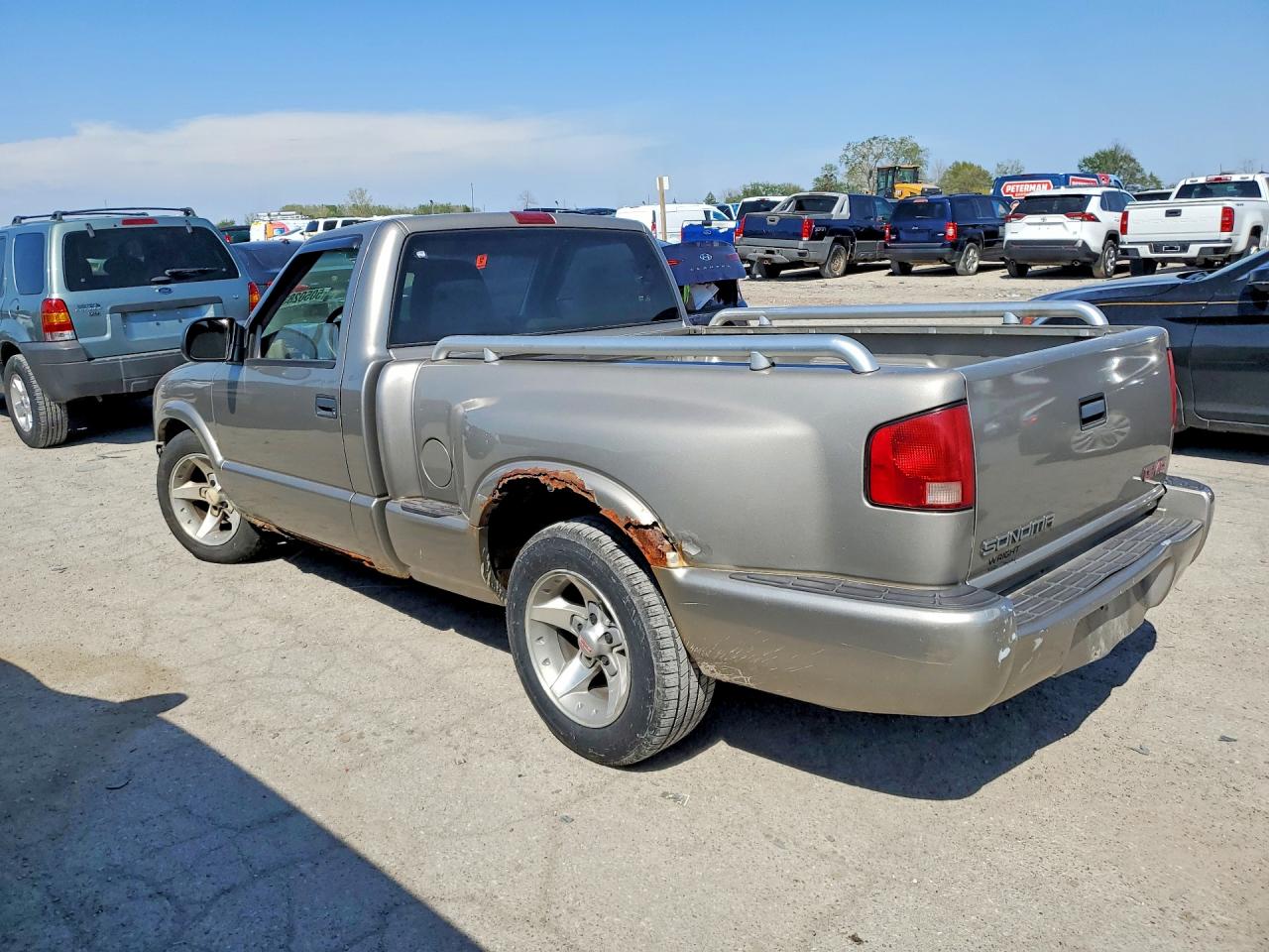 2001 Gmc Sonoma Gold vin: 1GTCS145718179076